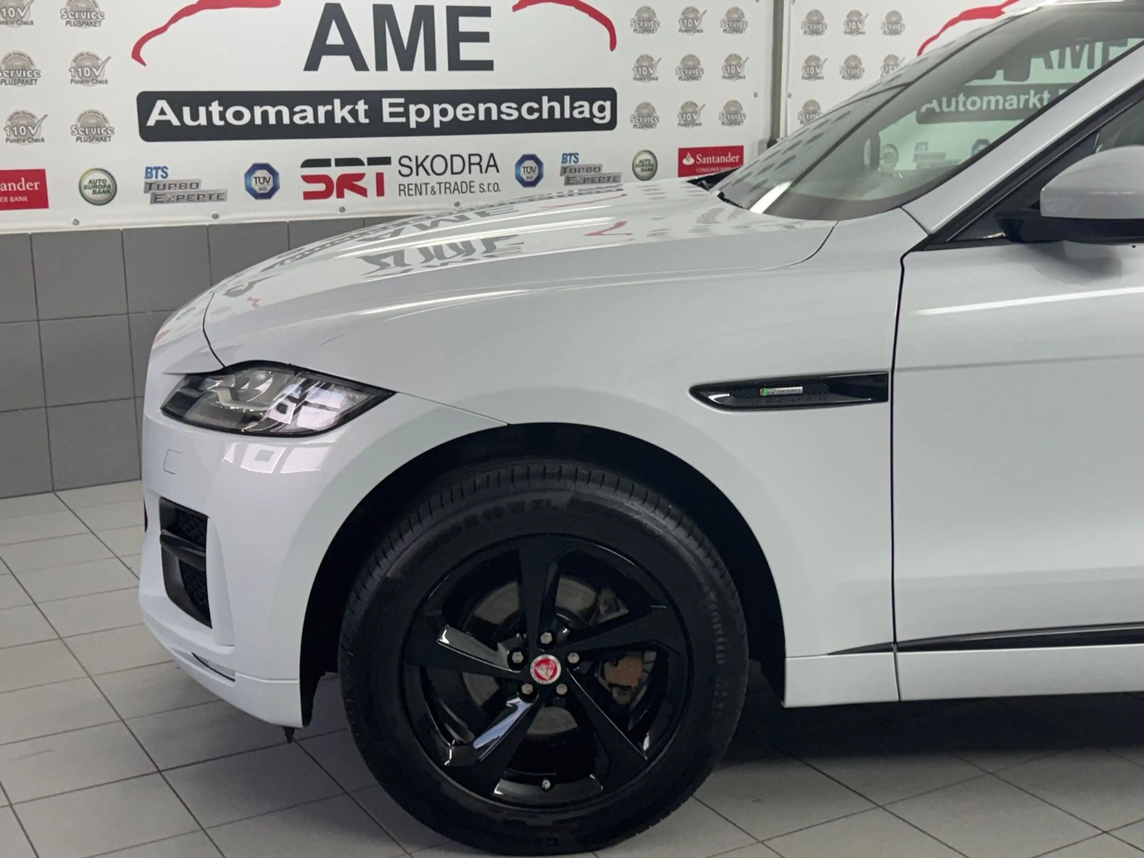 Jaguar F-Pace F-PACE R-Sport Virtuelles Cockpit | Black Pack — photo 11