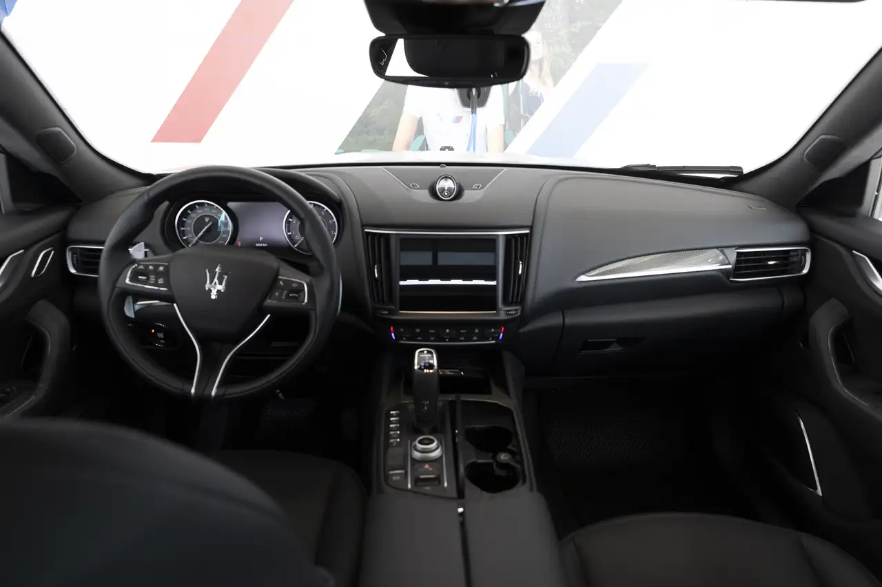 Maserati Levante снимка Maserati Levante