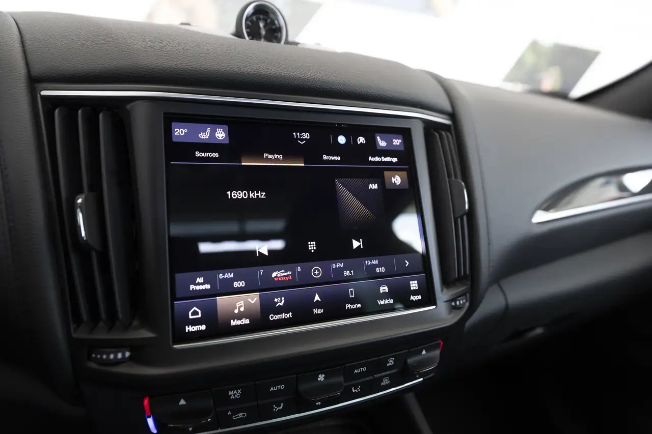 Maserati Levante снимка Maserati Levante