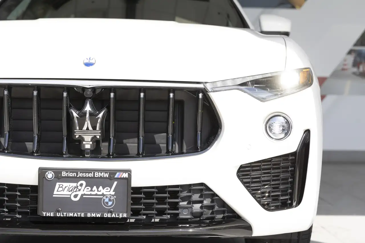 Maserati Levante снимка Maserati Levante