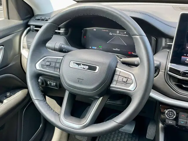 Jeep Compass view 11