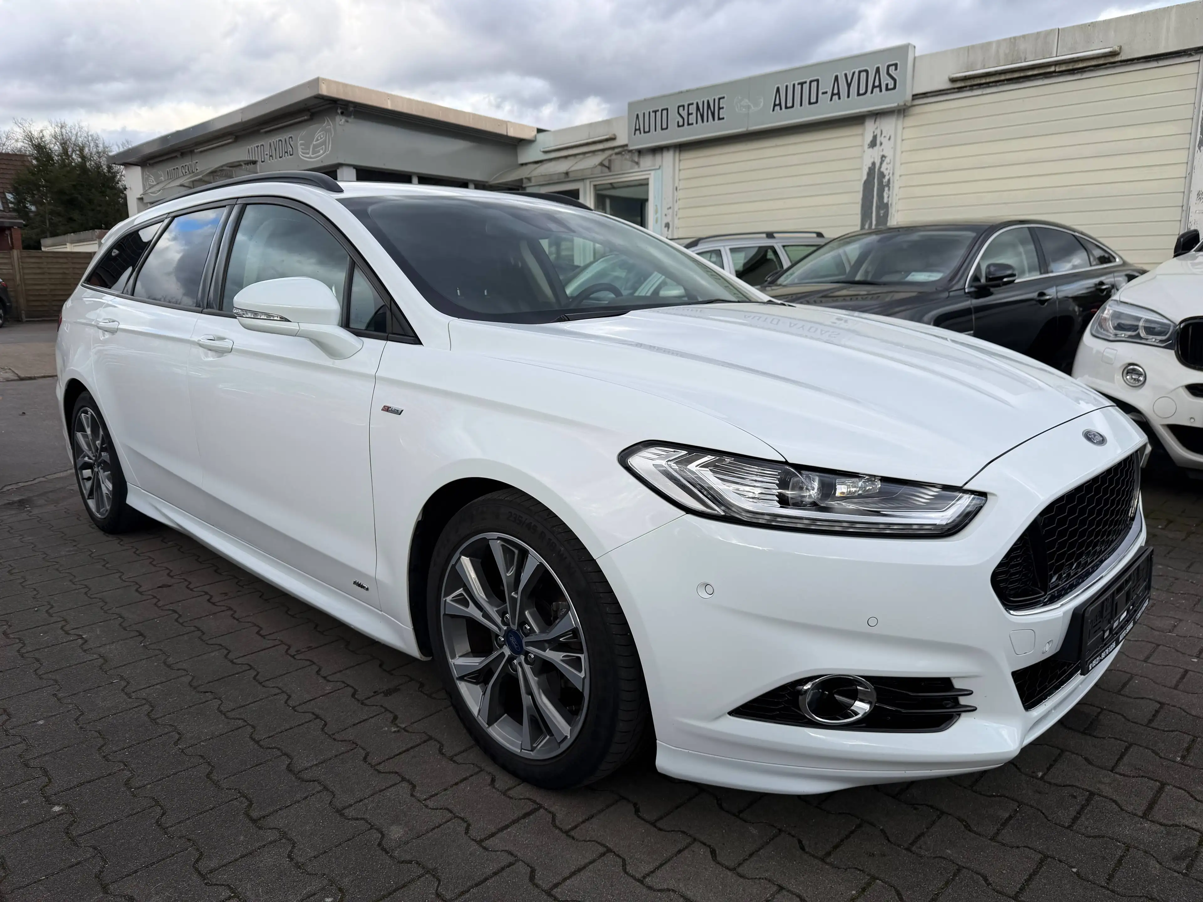 Ford Mondeo ST-Line~AWD~Automatik~Panorama~LED~Ahk — photo 2