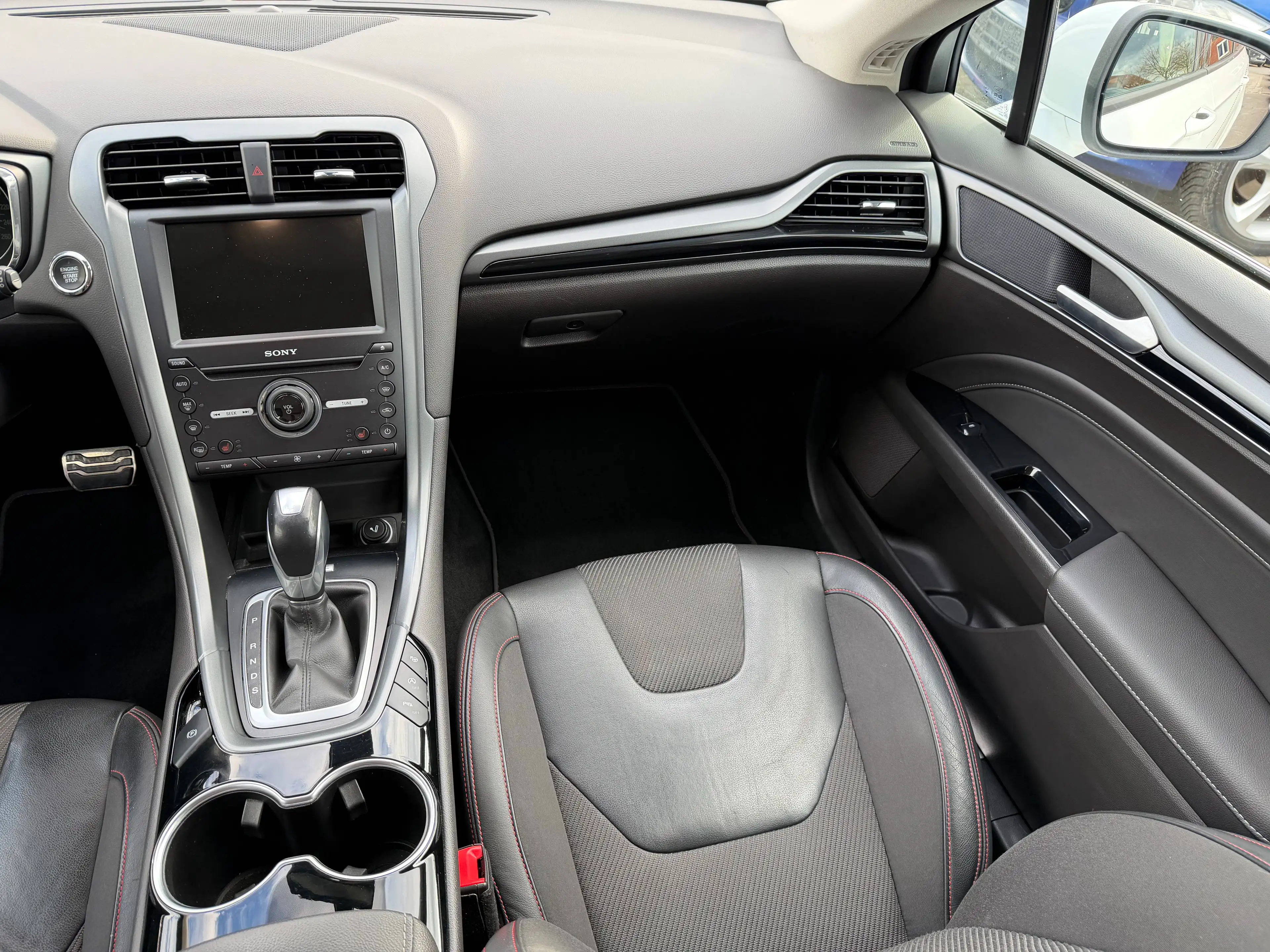 Ford Mondeo ST-Line~AWD~Automatik~Panorama~LED~Ahk — photo 8