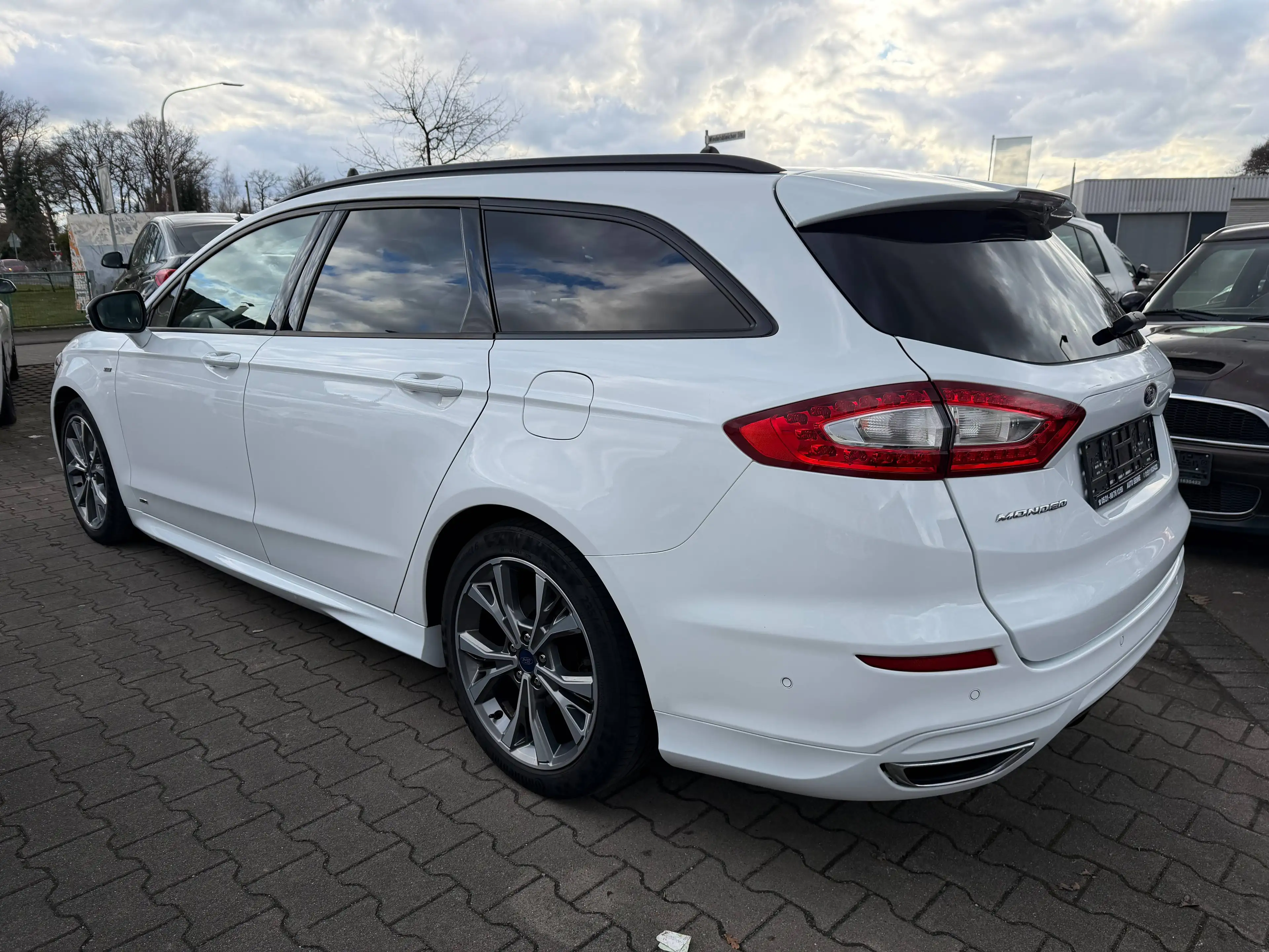 Ford Mondeo ST-Line~AWD~Automatik~Panorama~LED~Ahk — photo 5