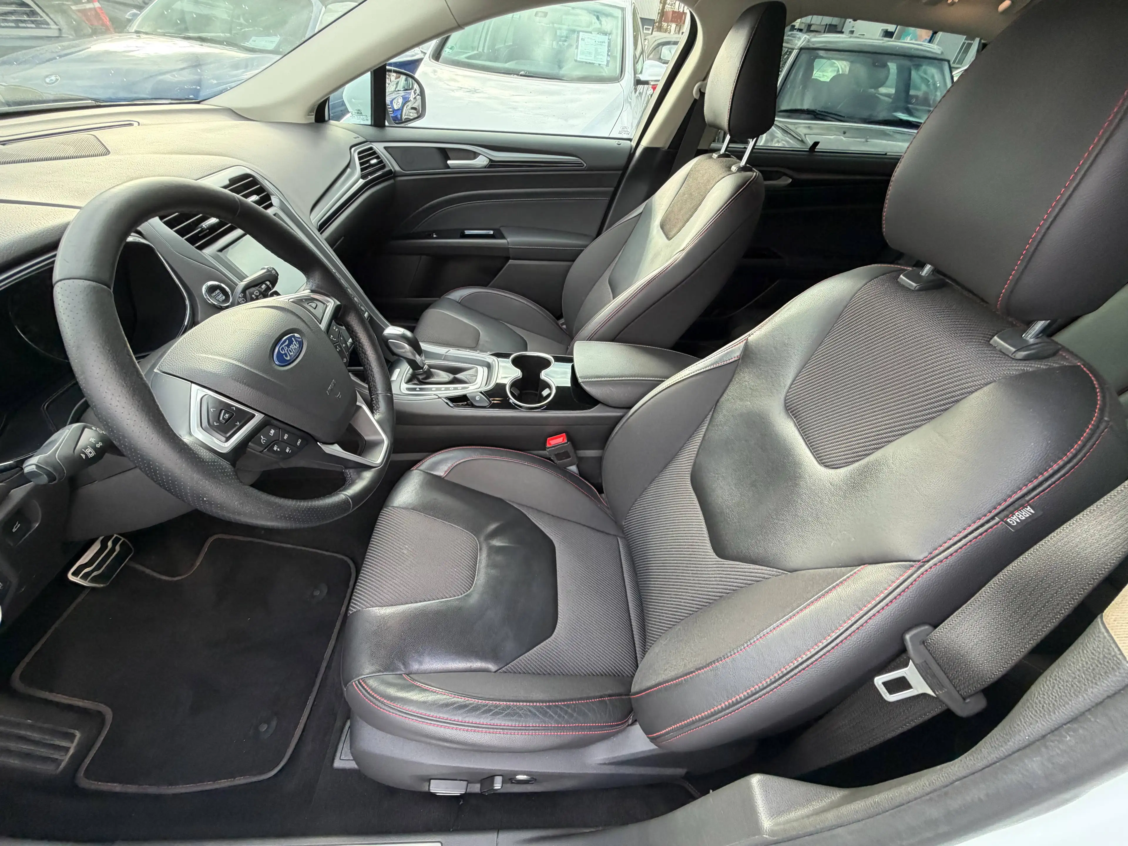 Ford Mondeo ST-Line~AWD~Automatik~Panorama~LED~Ahk — photo 9