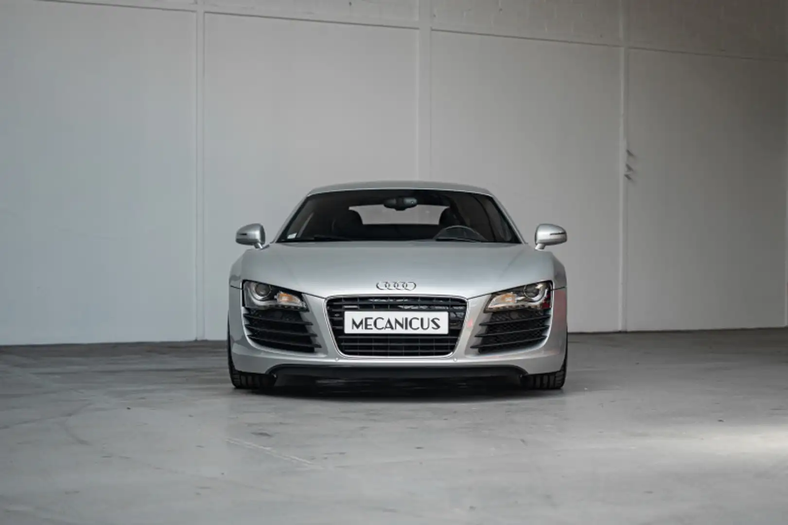 Audi V8 *Entretiens exclusifs Audi* Grigio - 2