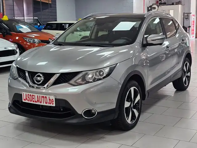 Nissan Qashqai Qashqai 1.2 DIG-T Boîte Auto 1ière Main Toit Pano Caméra 360 Front et Line Assist Gps Attache Régulateur de Vitesse