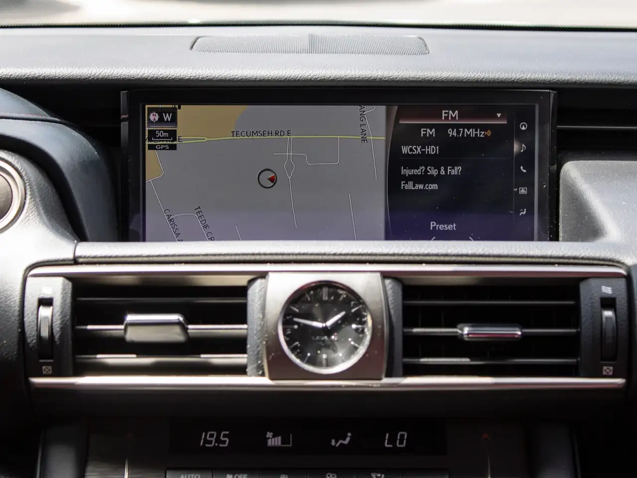 Lexus IS снимка Lexus IS