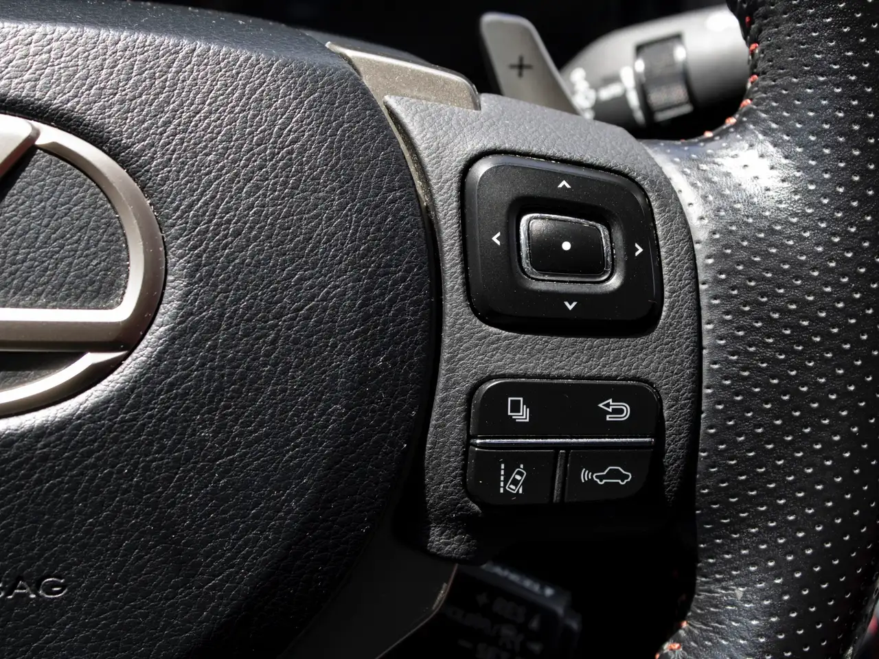 Lexus IS снимка Lexus IS