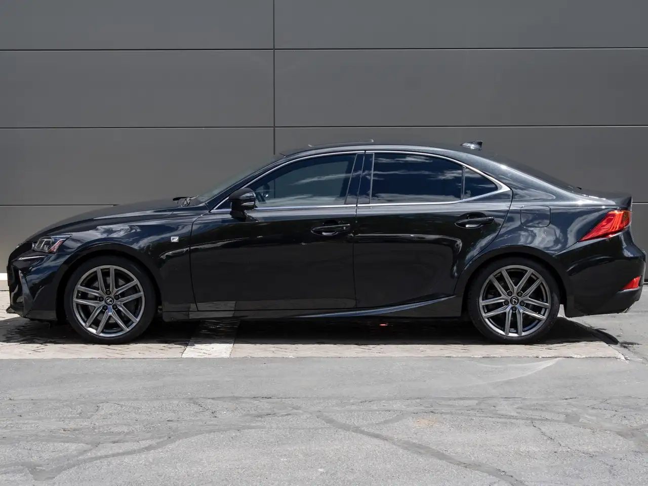 Lexus IS снимка Lexus IS