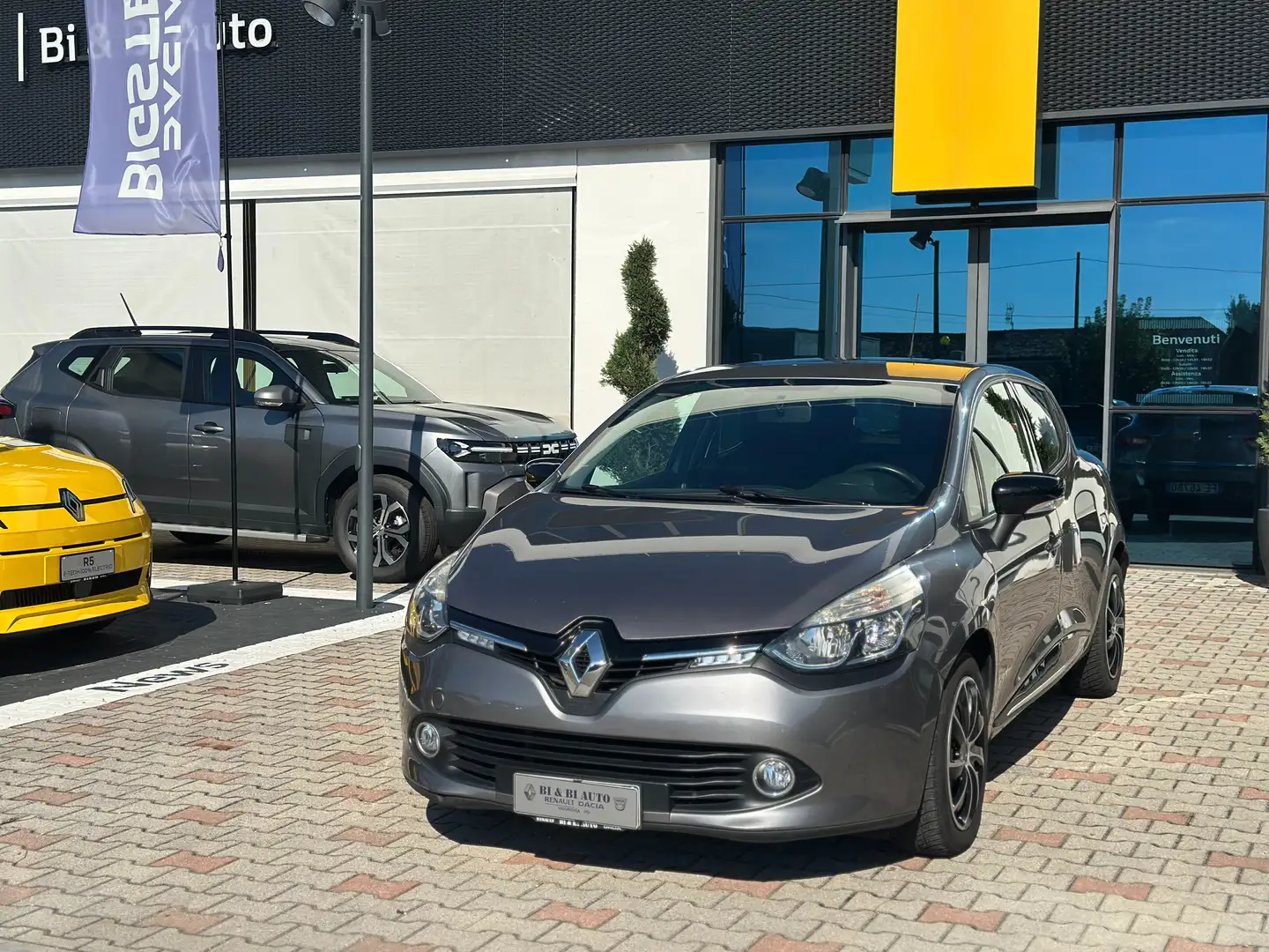 Renault Clio Clio IV 2012 5p 1.2 Life (wave) 75cv E6 Grigio - 1