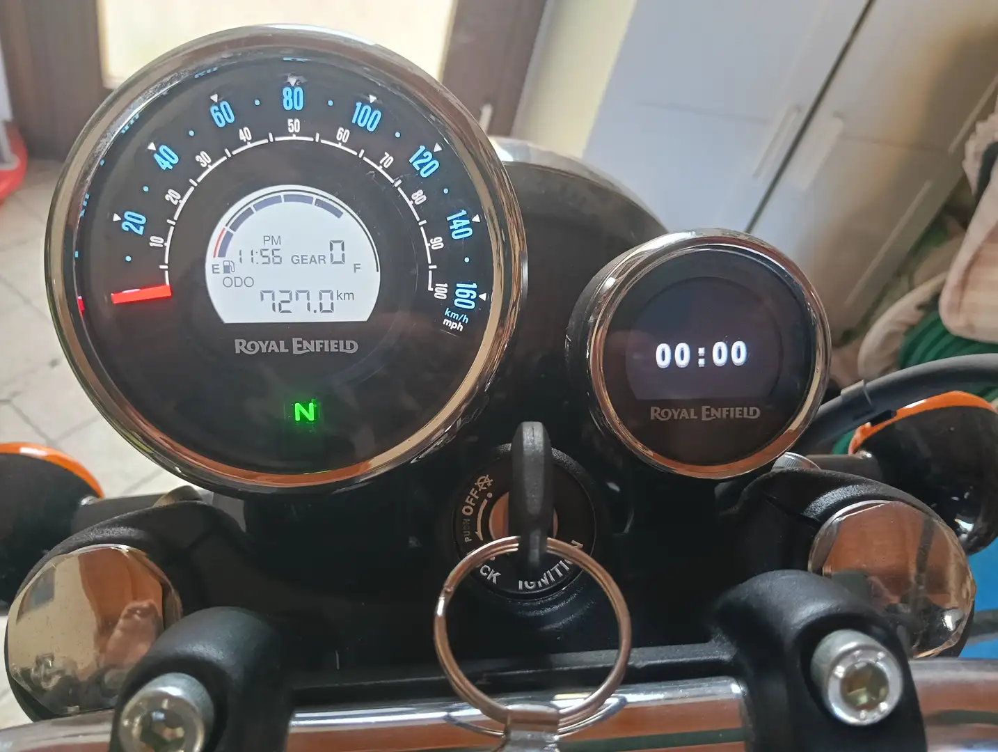 Royal Enfield Meteor 350 Noir - 1