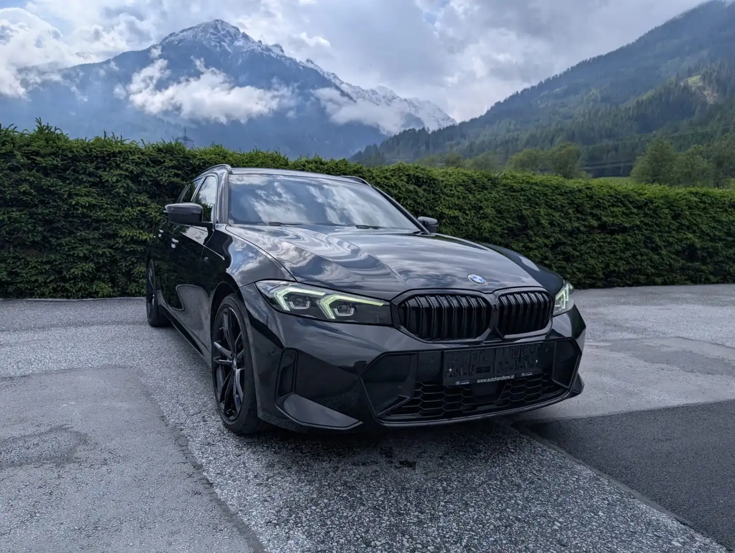 BMW 320 320d Touring xDrive Aut. M Sport Black - 1