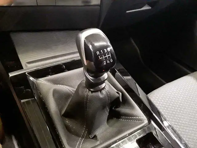 Opel Astra view 12