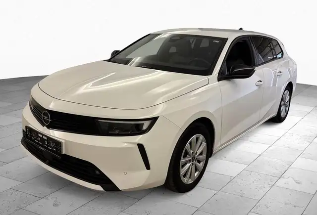 Opel Astra view 2