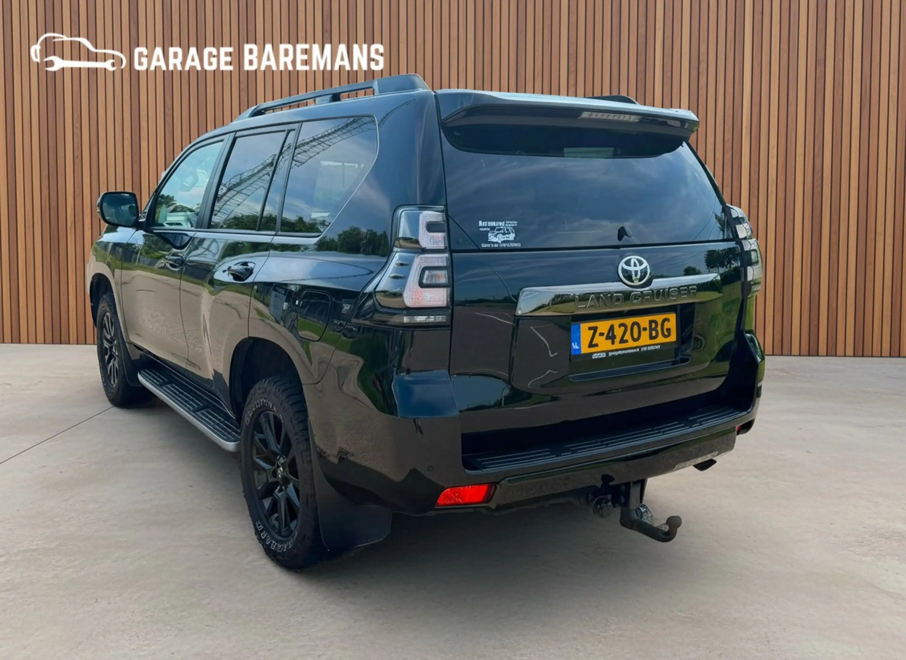 Toyota Land Cruiser 150 2.8 D-4D Black Edition 7 Pers 204PK Alle optie — photo 3