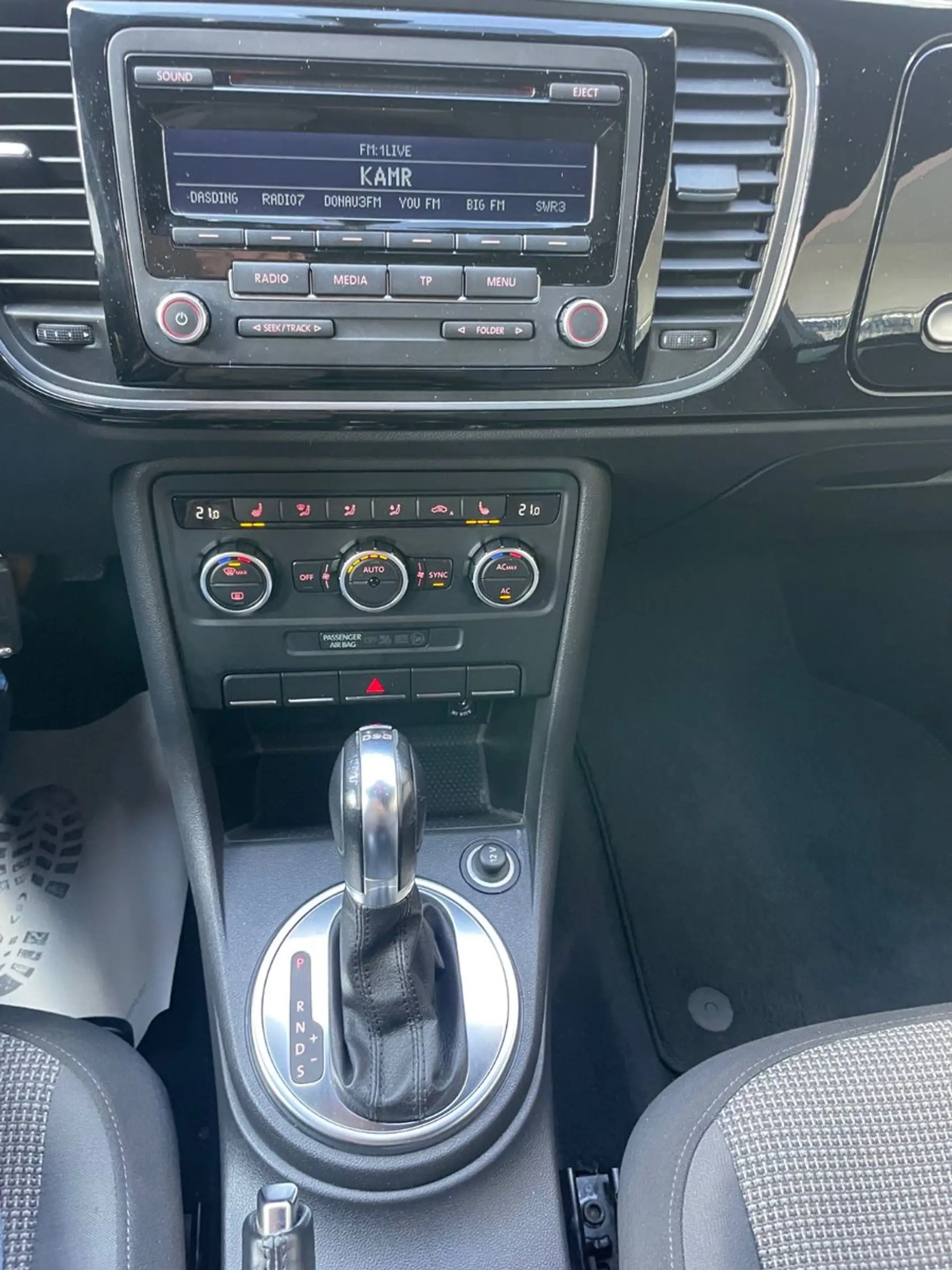 Volkswagen Beetle Lim. 2.0 TDI, Design, Bi-Xenon, DSG — photo 8