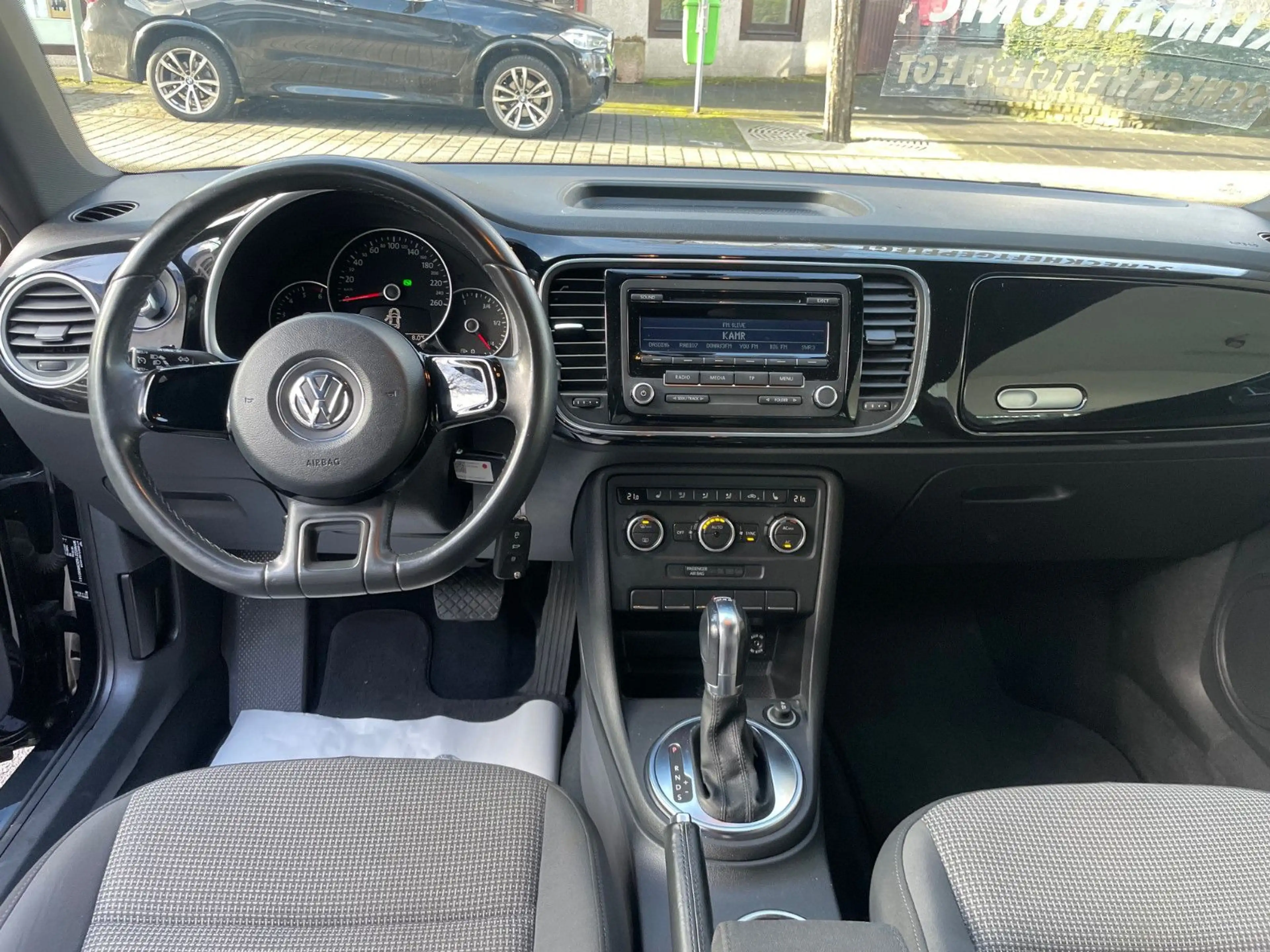 Volkswagen Beetle Lim. 2.0 TDI, Design, Bi-Xenon, DSG — photo 6