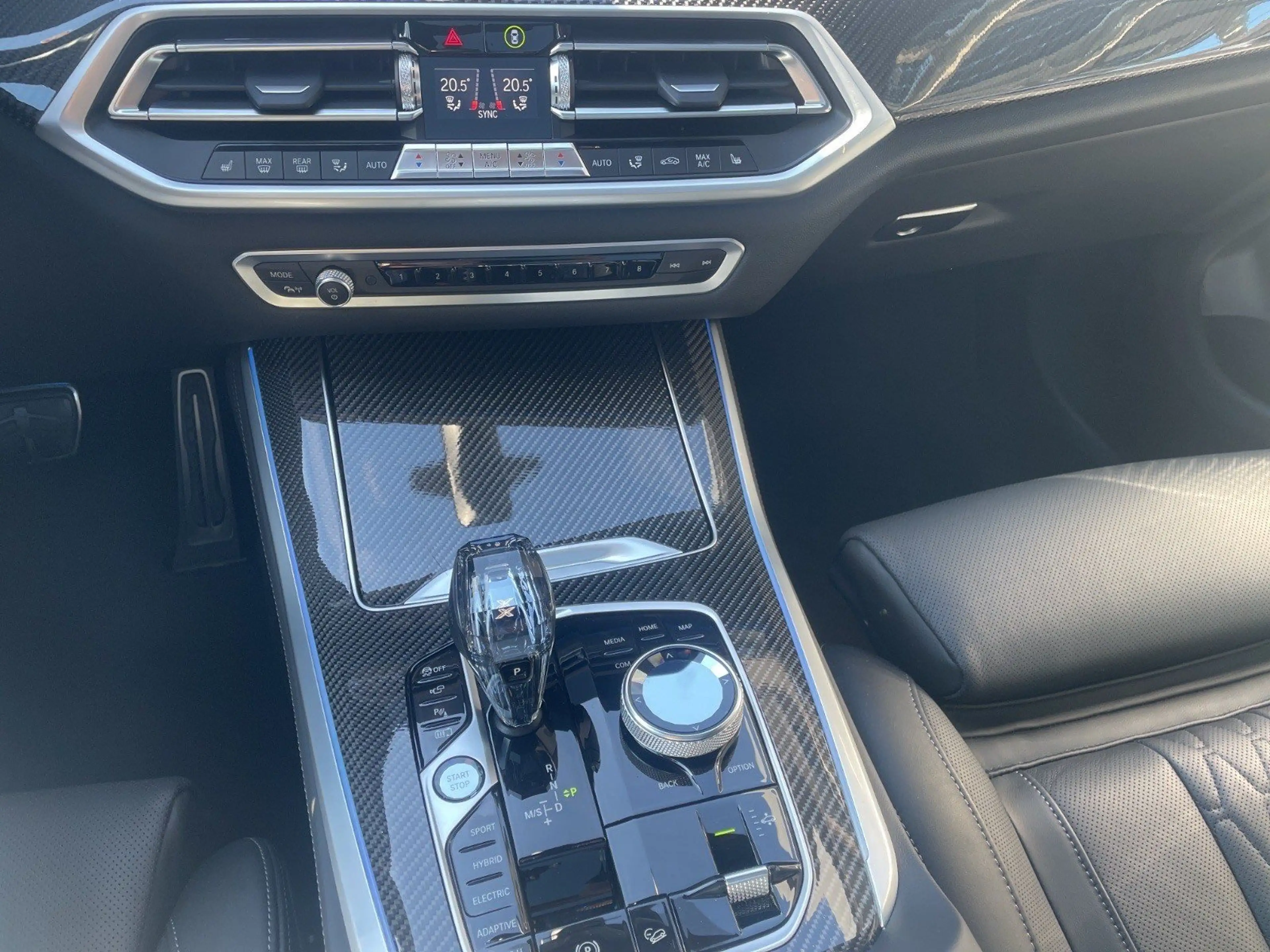 BMW X5 xDrive45e B&W *Skylounge* — photo 13