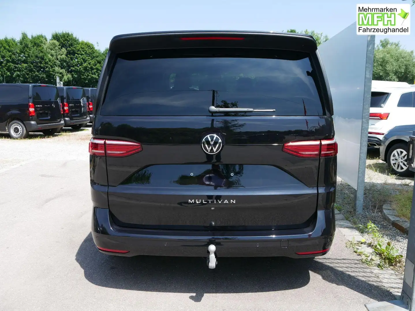 Volkswagen T7 Multivan Life 2.0 TDI *PDC*LED*SHZ* AHK-SCHWENKBAR*SMART... Schwarz - 2