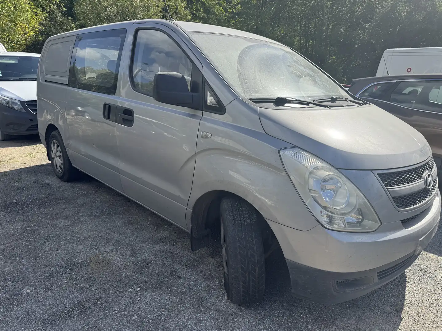 Hyundai H-1 2.5 CRDi Travel Comfort Gris - 2