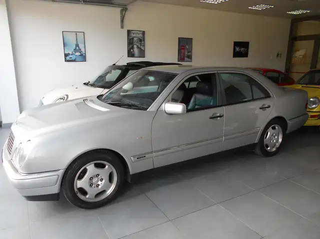 Mercedes-Benz E 320 Classe E - W210 Berlina Elegance