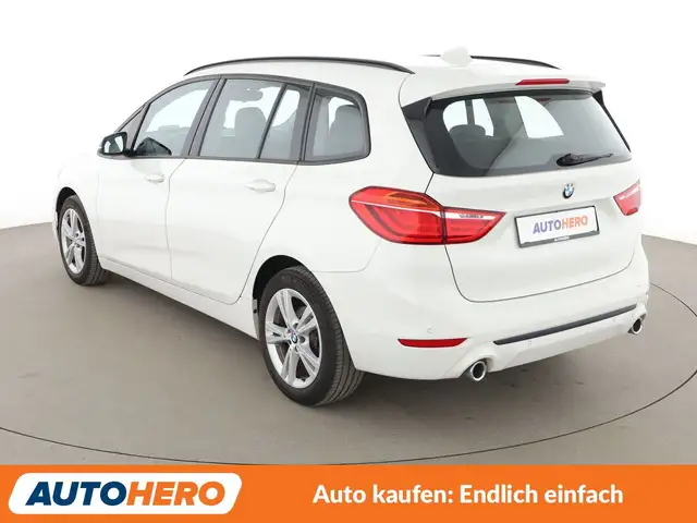 BMW 2 Series view 4