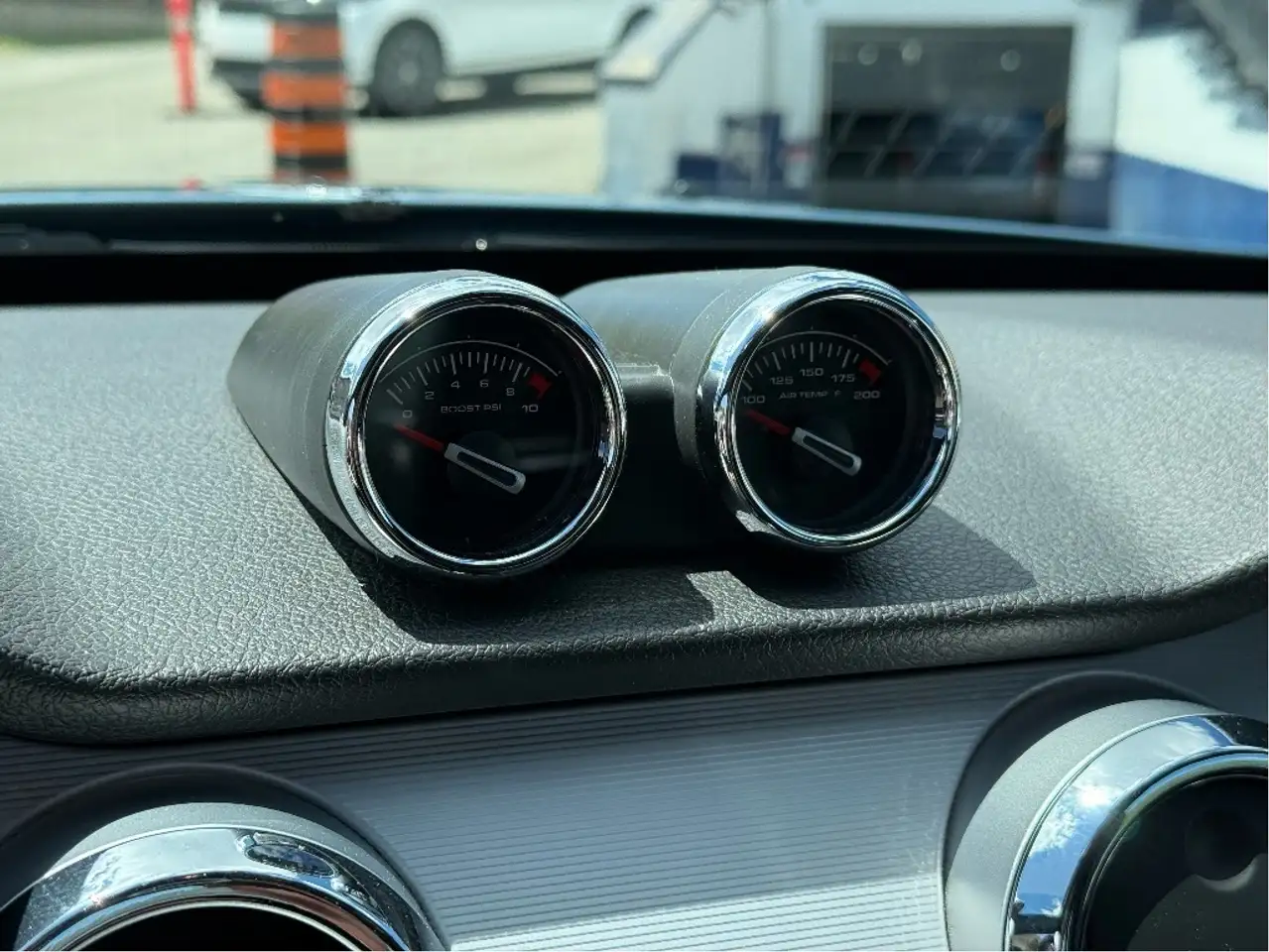 Ford Mustang photo Ford Mustang