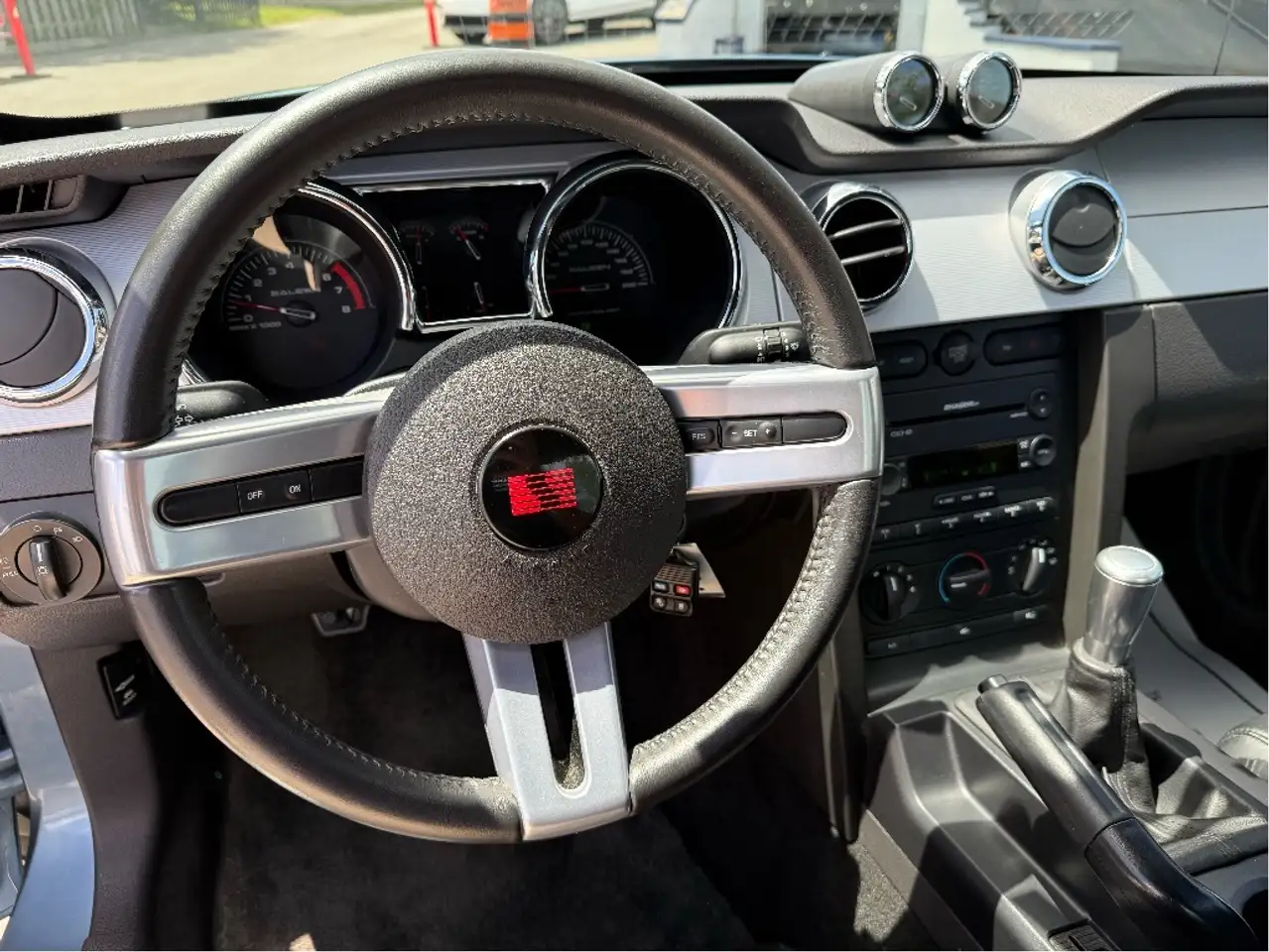 Ford Mustang photo Ford Mustang