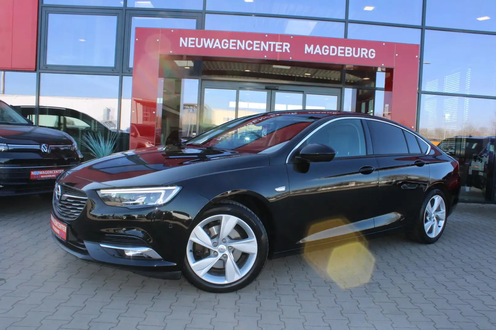 Opel Insignia 2.0 16V CDTI*MATRIX*AHK*SHZ+LENK.HZG*KESSY*KAMERA* Noir - 1