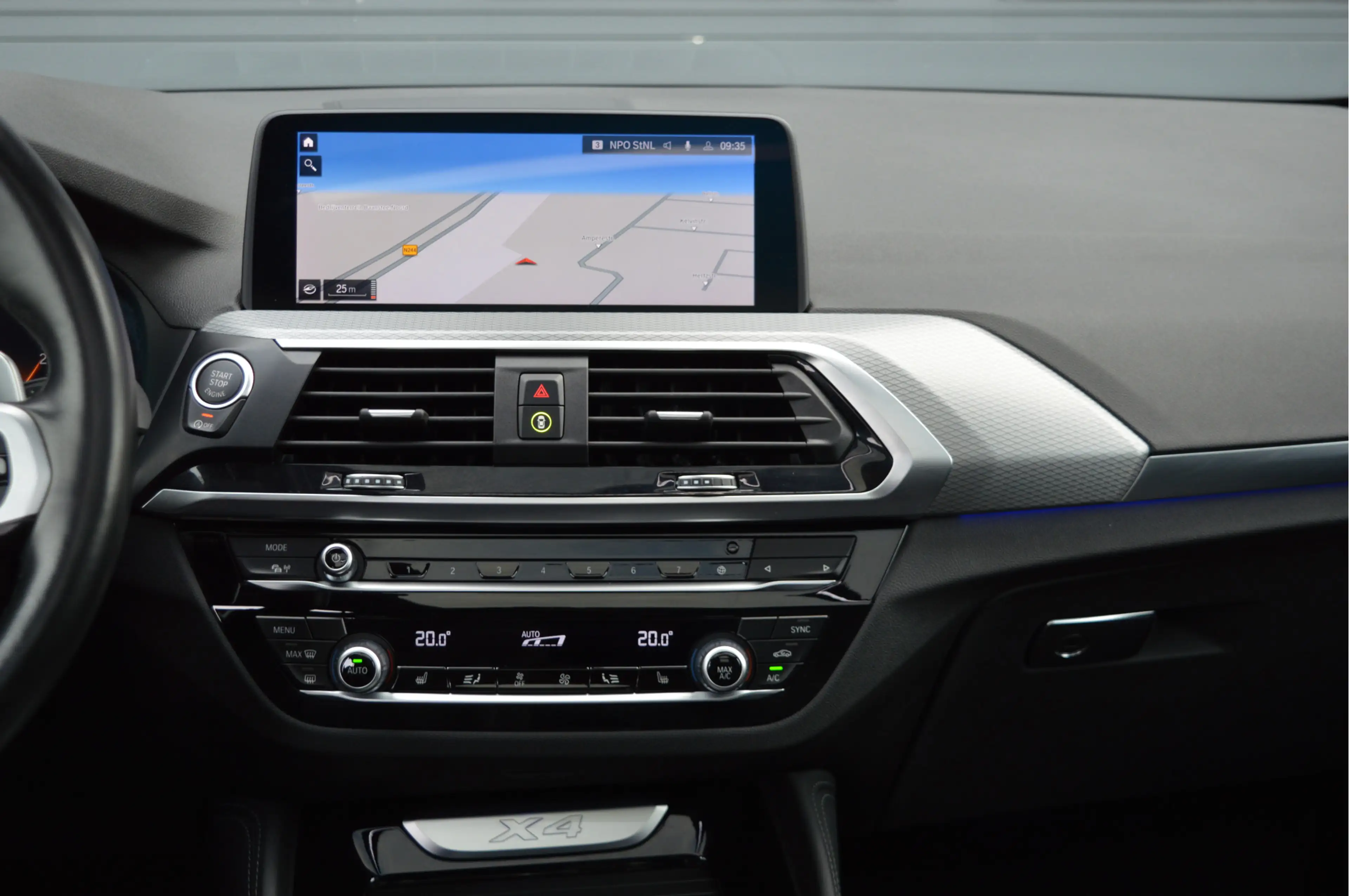 BMW X4 xDrive20i High Executive Edition | M-PAKKET | PANO — photo 28