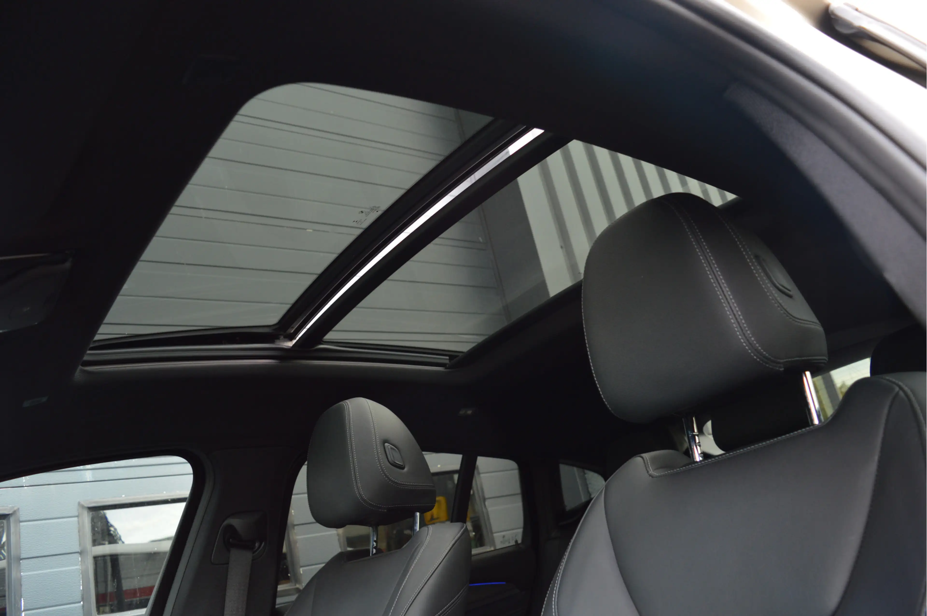BMW X4 xDrive20i High Executive Edition | M-PAKKET | PANO — photo 10