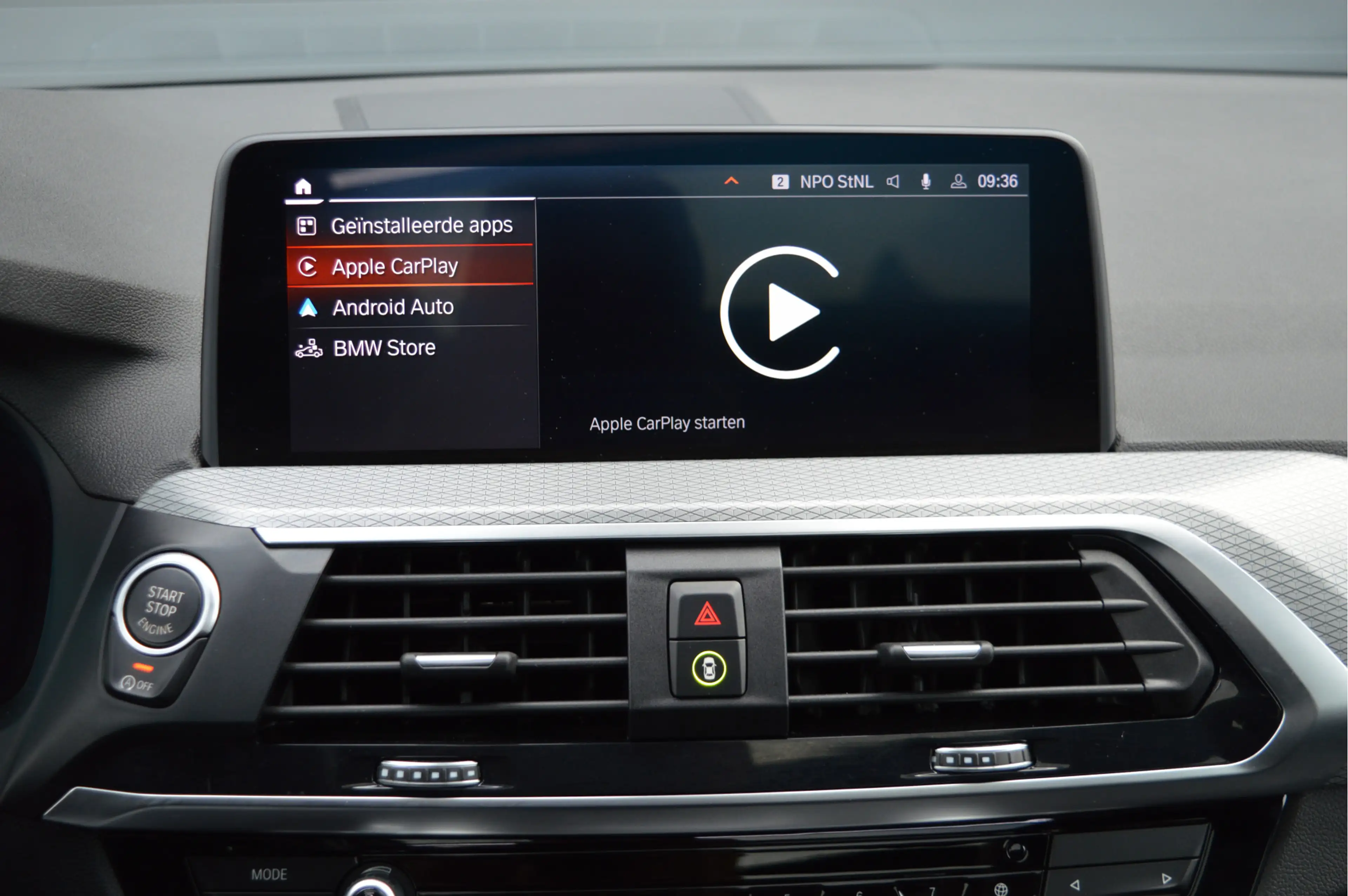 BMW X4 xDrive20i High Executive Edition | M-PAKKET | PANO — photo 30