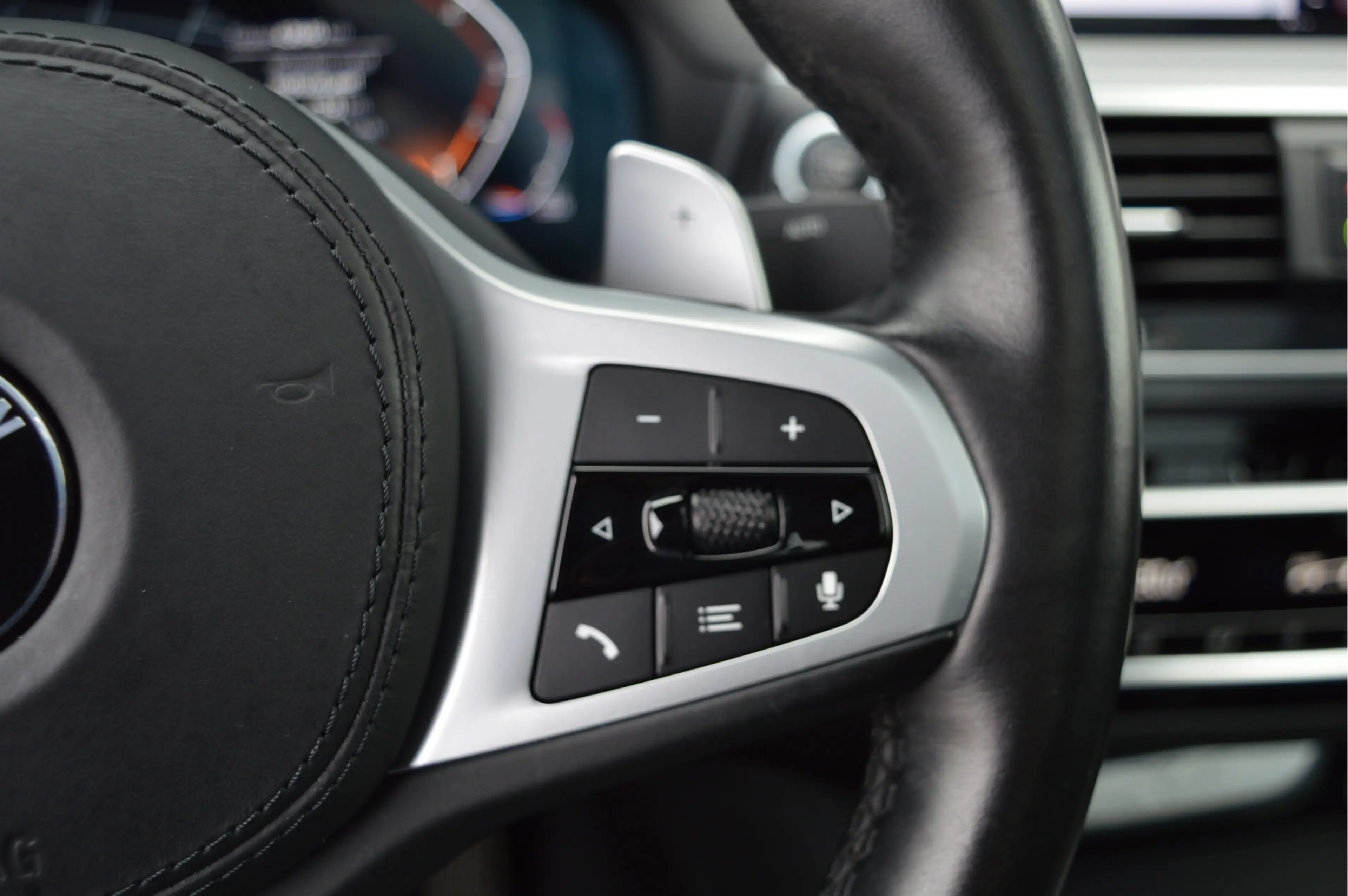 BMW X4 xDrive20i High Executive Edition | M-PAKKET | PANO — photo 26