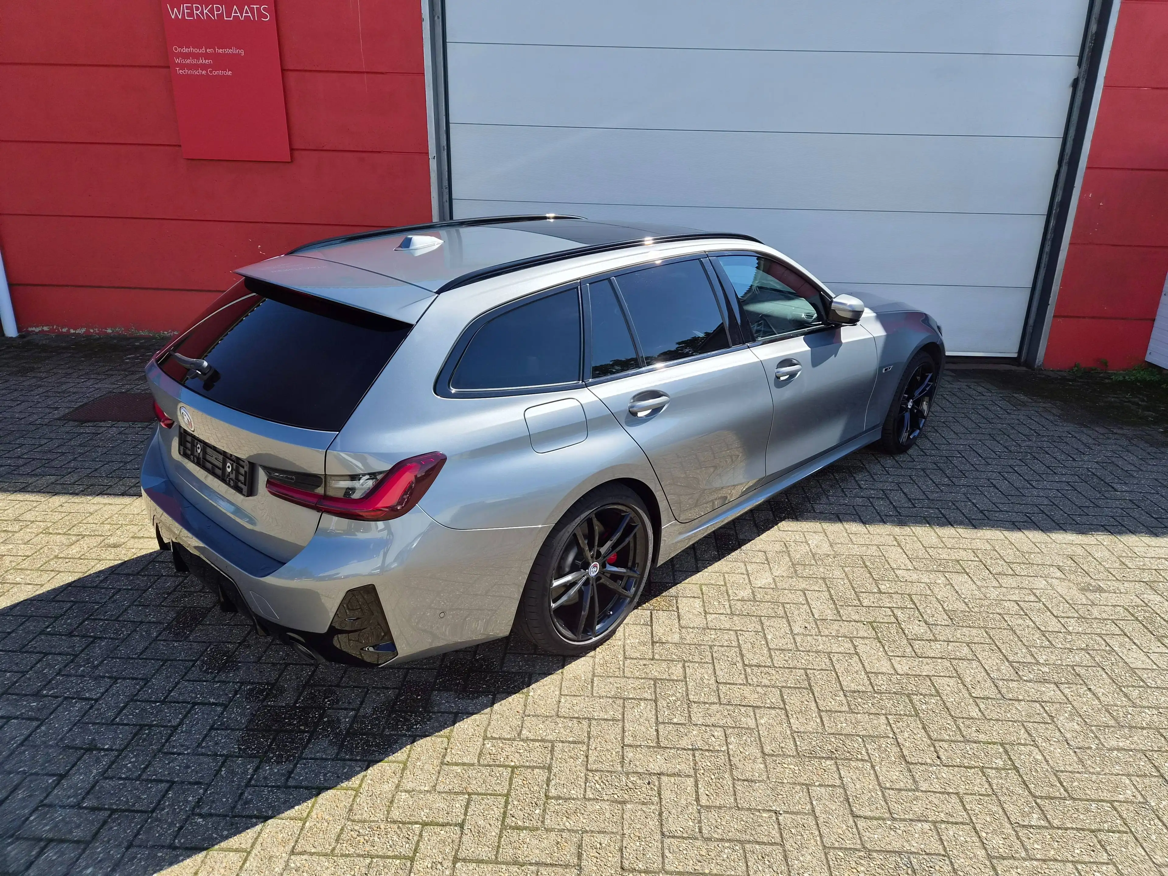 BMW 330 Touring 330eXA PHEV — photo 4