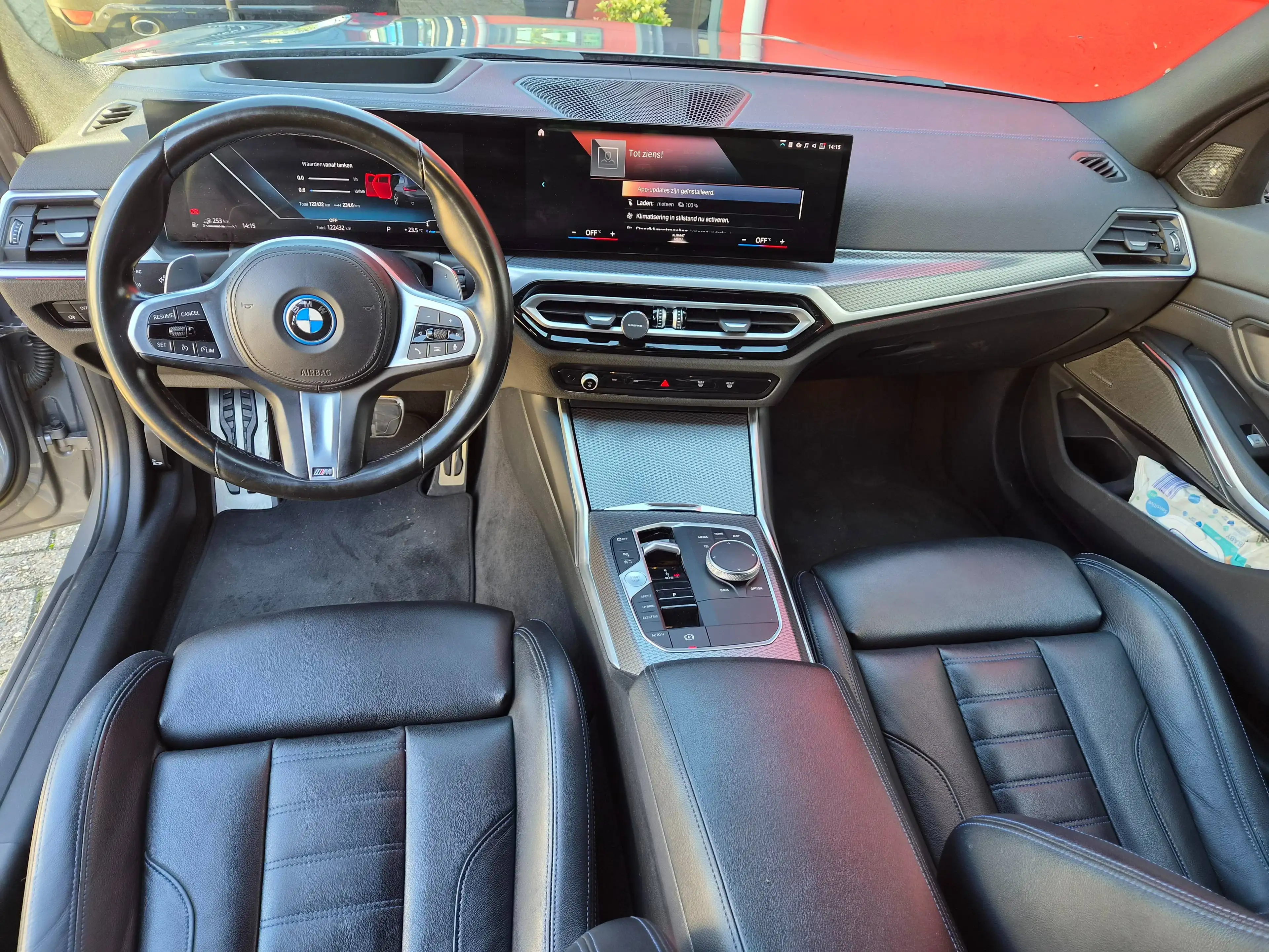 BMW 330 Touring 330eXA PHEV — photo 10