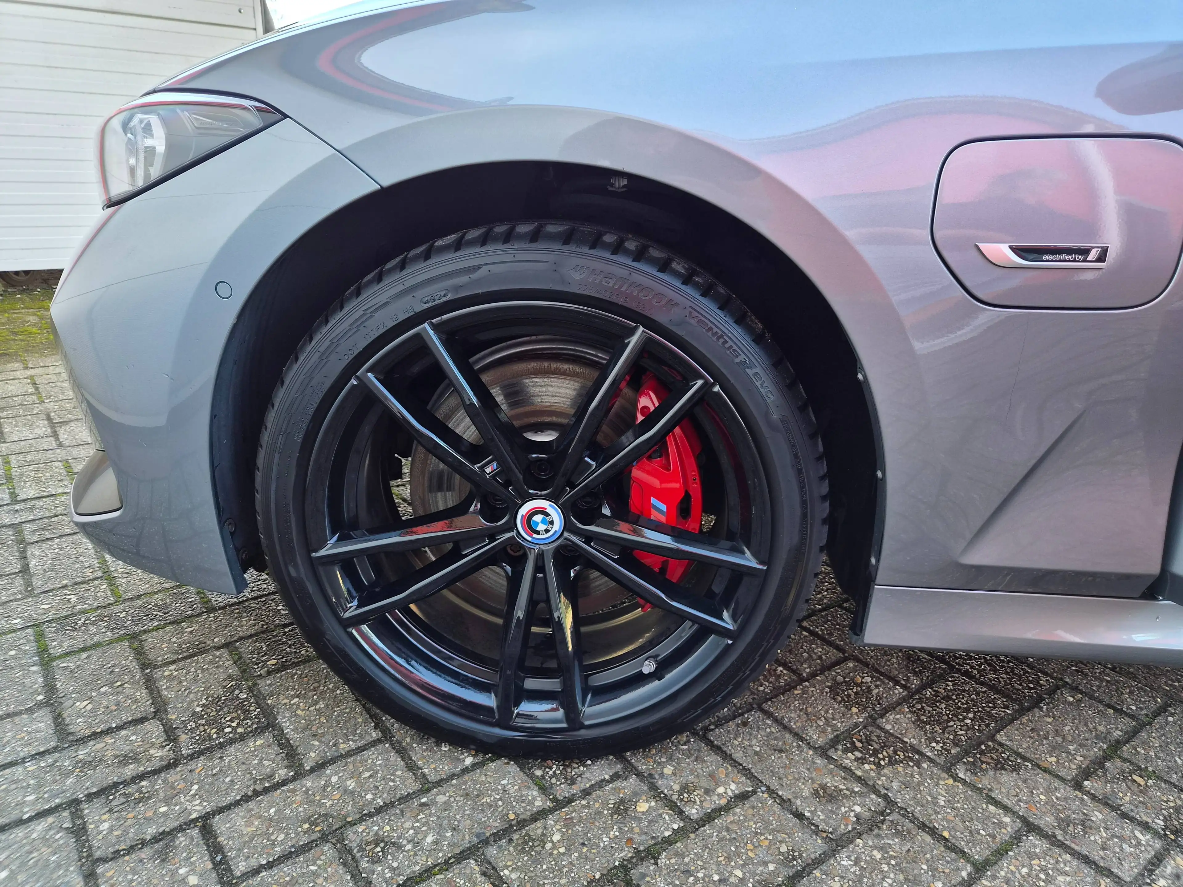 BMW 330 Touring 330eXA PHEV — photo 6