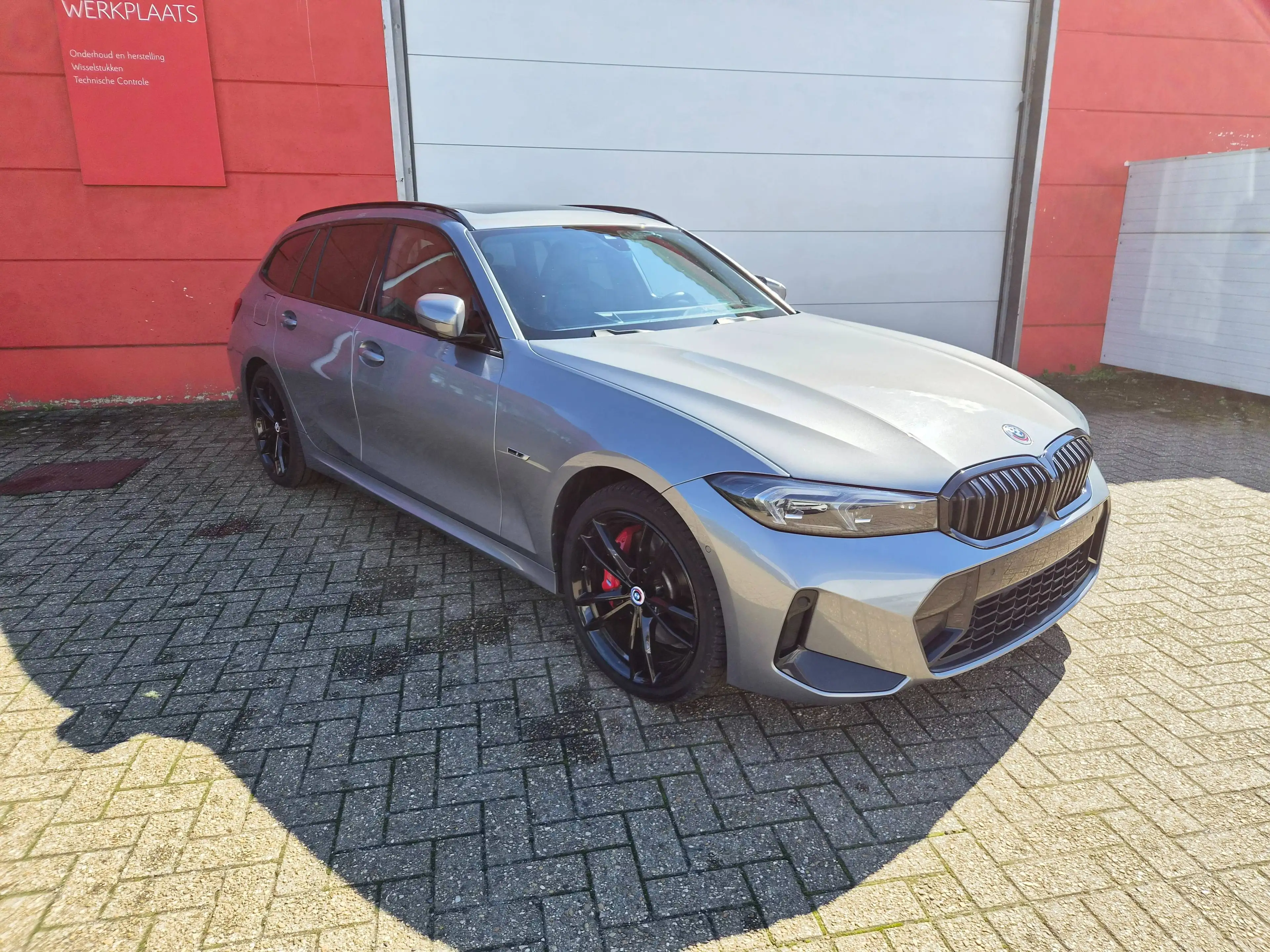BMW 330 Touring 330eXA PHEV — photo 2