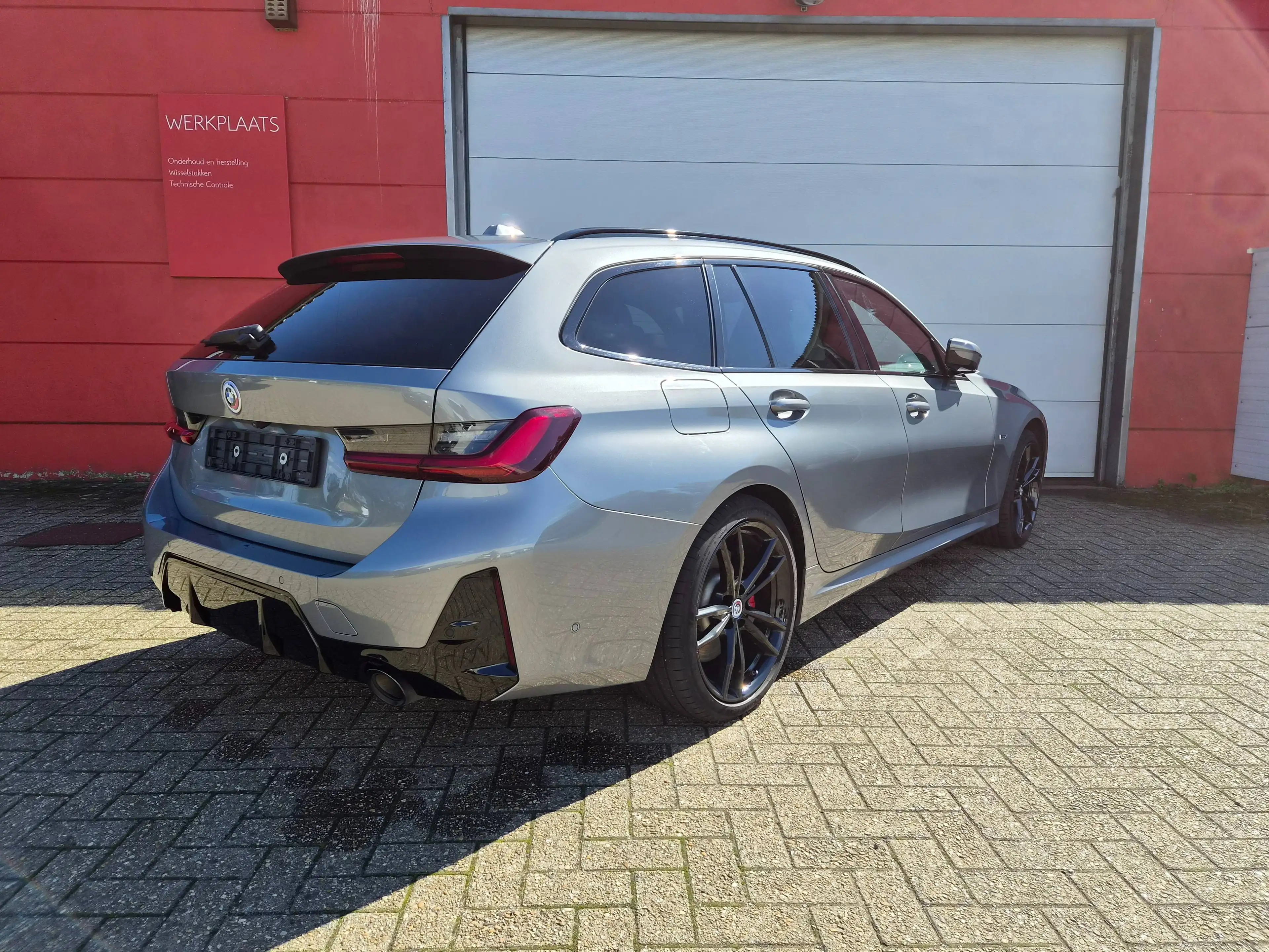 BMW 330 Touring 330eXA PHEV — photo 5