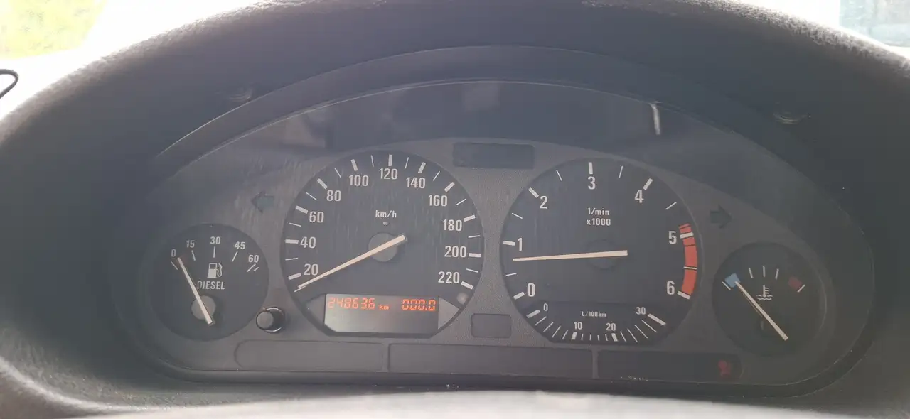 BMW 318 tds, foto 9
