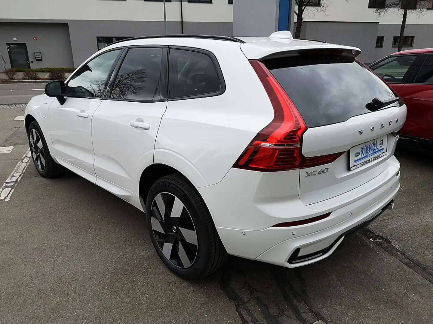Volvo XC60 T6 AWD PHEV Plus Dark Aut. Weiß - 2
