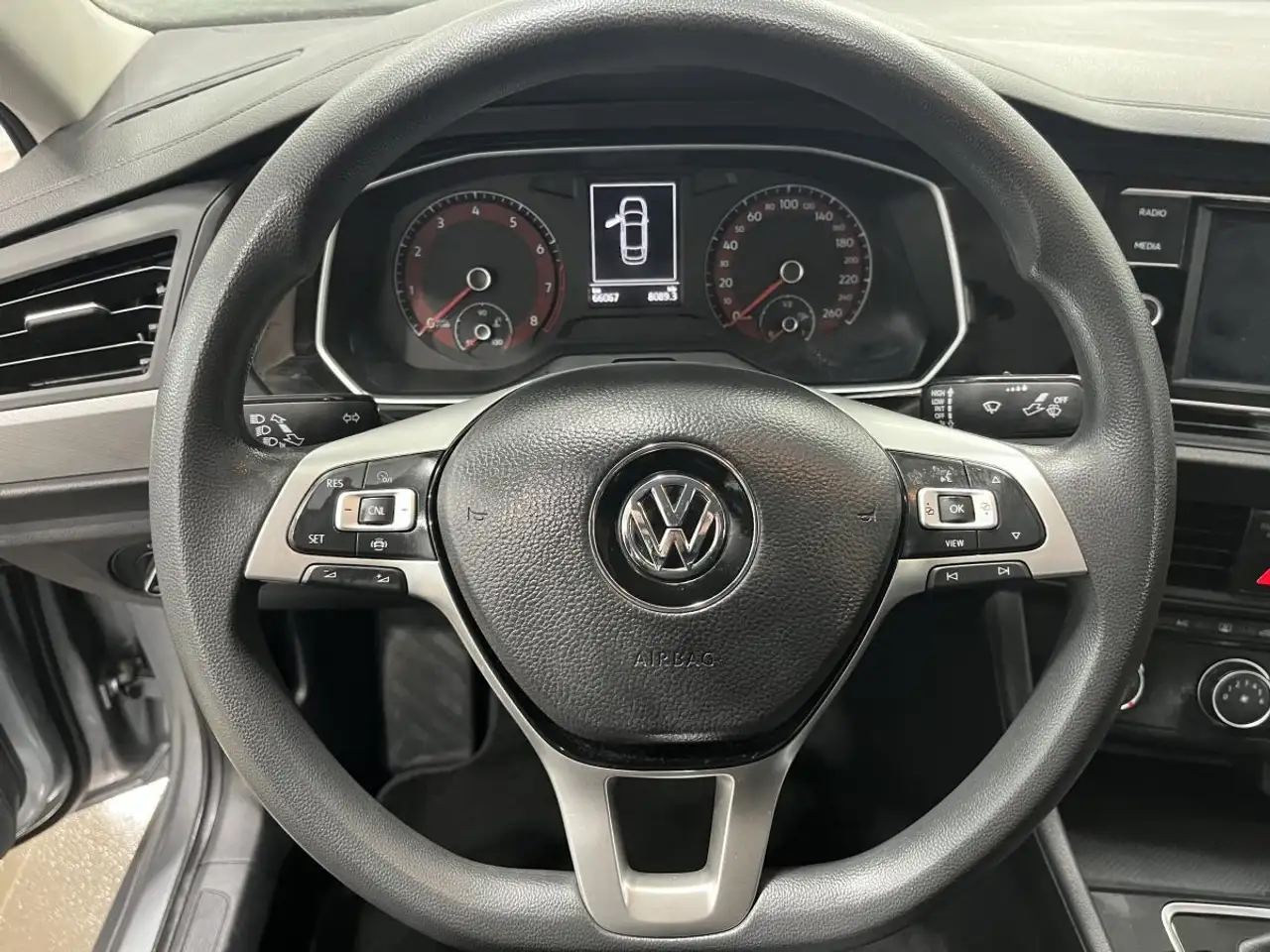 Volkswagen Jetta снимка Volkswagen Jetta