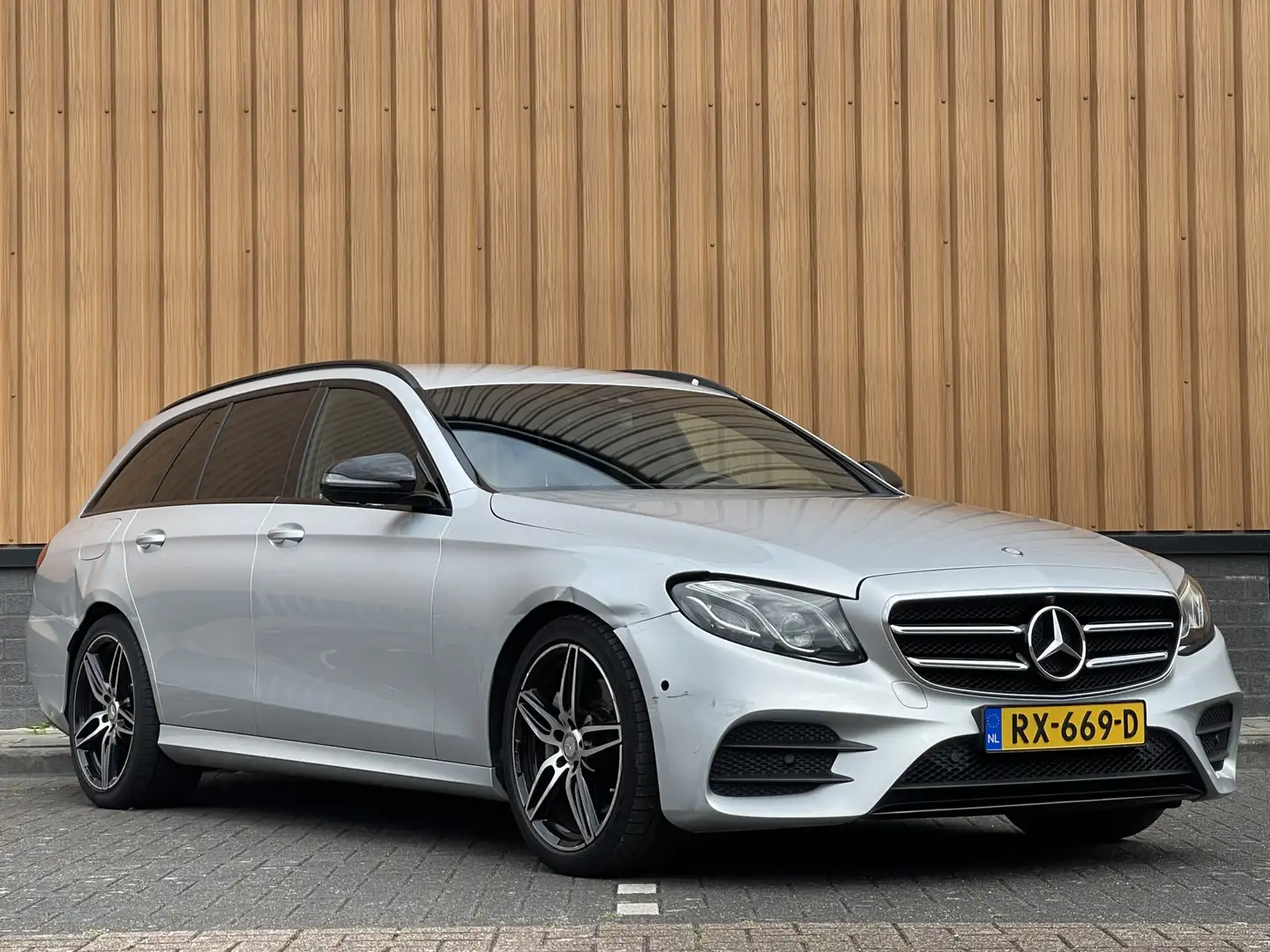 Mercedes-Benz E 220 Estate d Business Solution AMG | Handel/Export | 3 Grijs - 2