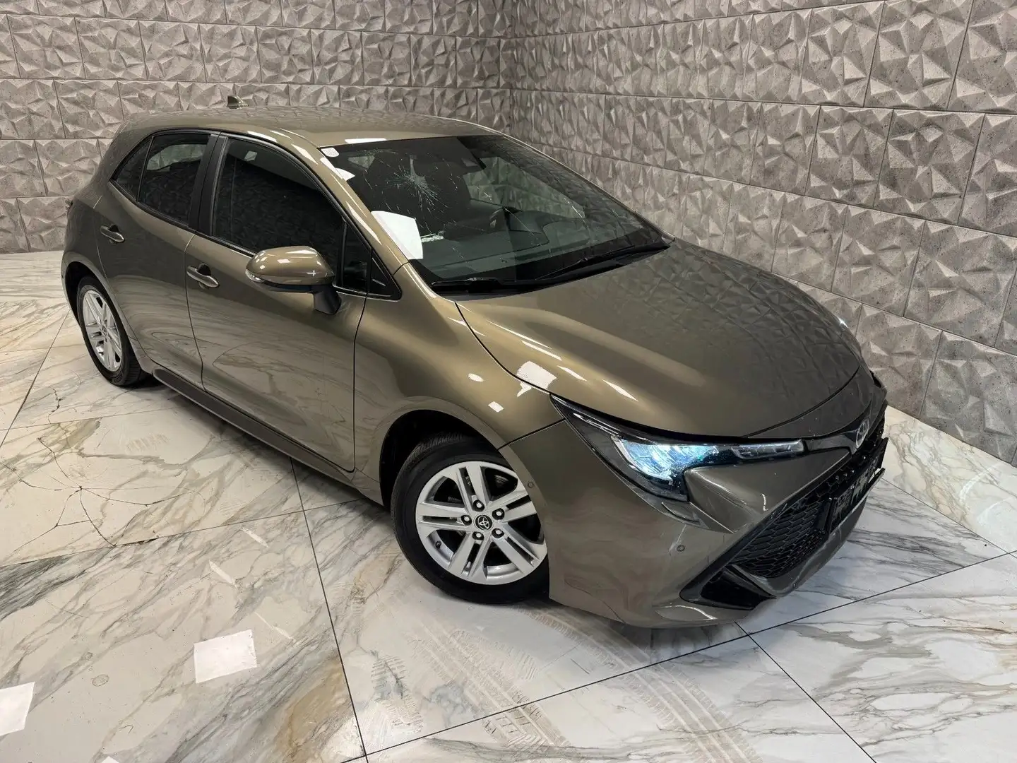 Toyota Corolla Basis ** 38.503km ** VOLL FAHRBEREIT ** - 1