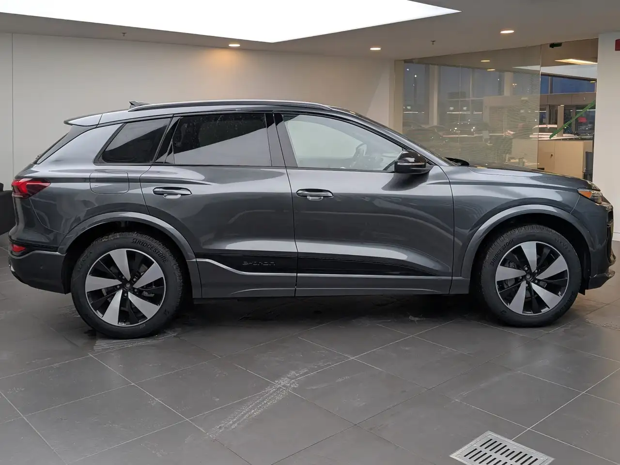 Audi Q6 e-tron снимка Audi Q6 e-tron
