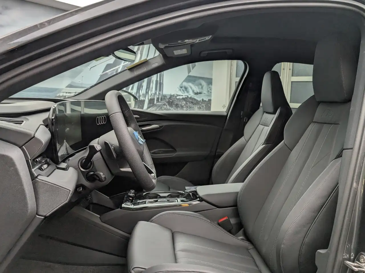 Audi Q6 e-tron снимка Audi Q6 e-tron