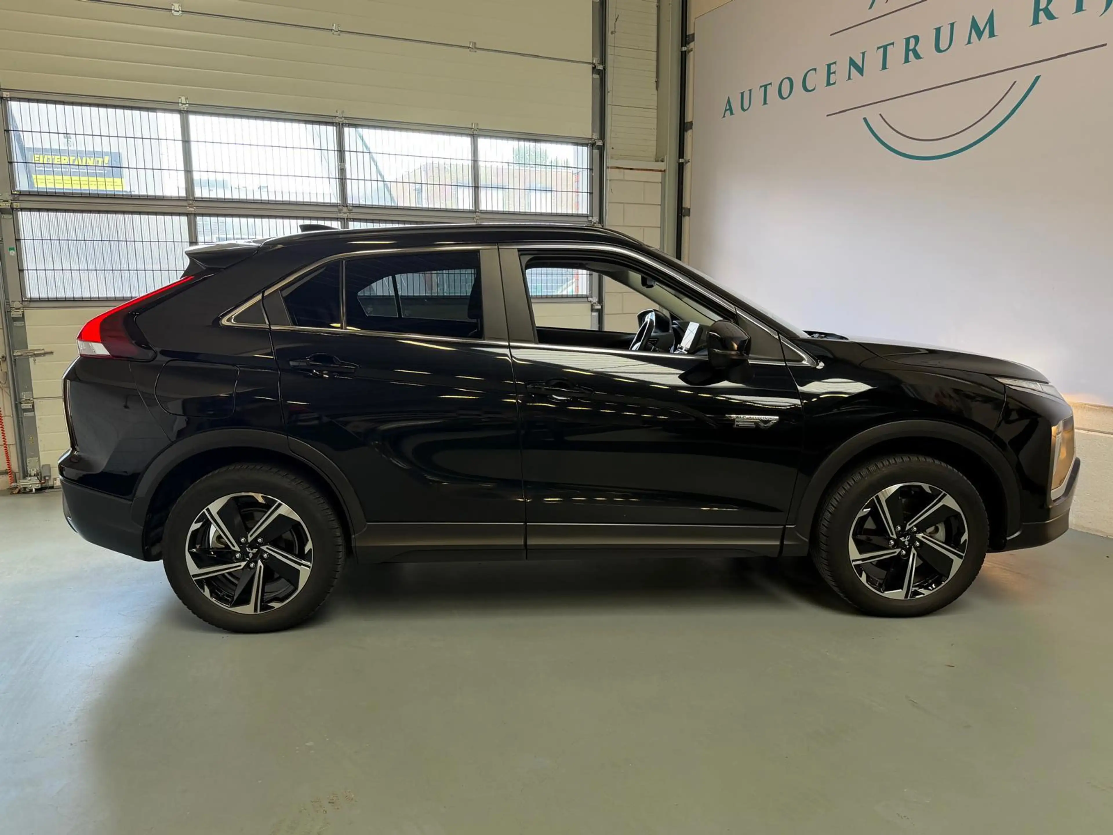 Mitsubishi Eclipse Cross 2.4 PHEV Instyle Navi, Camera, Carplay, Stoelverwa — photo 8