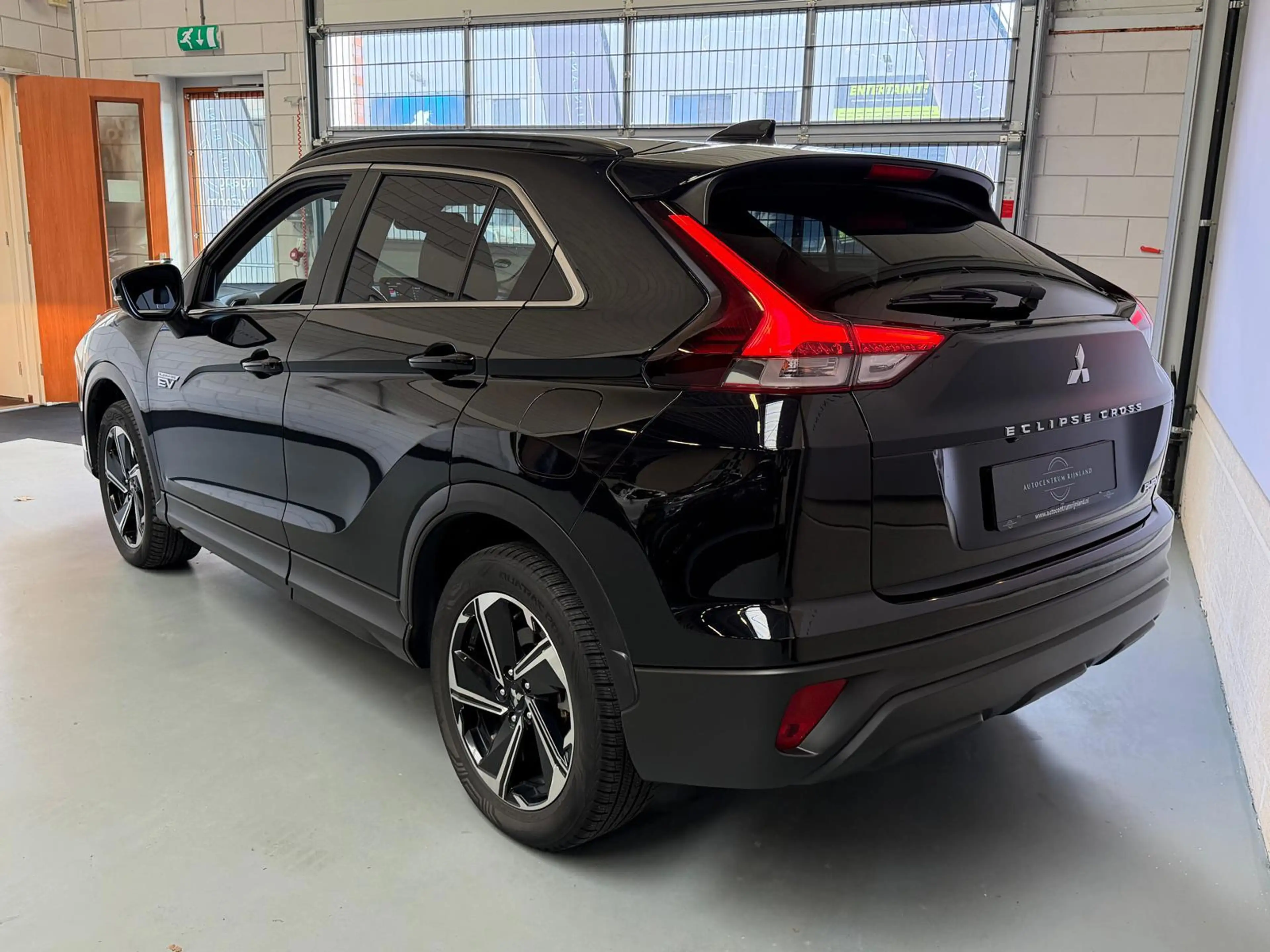 Mitsubishi Eclipse Cross 2.4 PHEV Instyle Navi, Camera, Carplay, Stoelverwa — photo 3