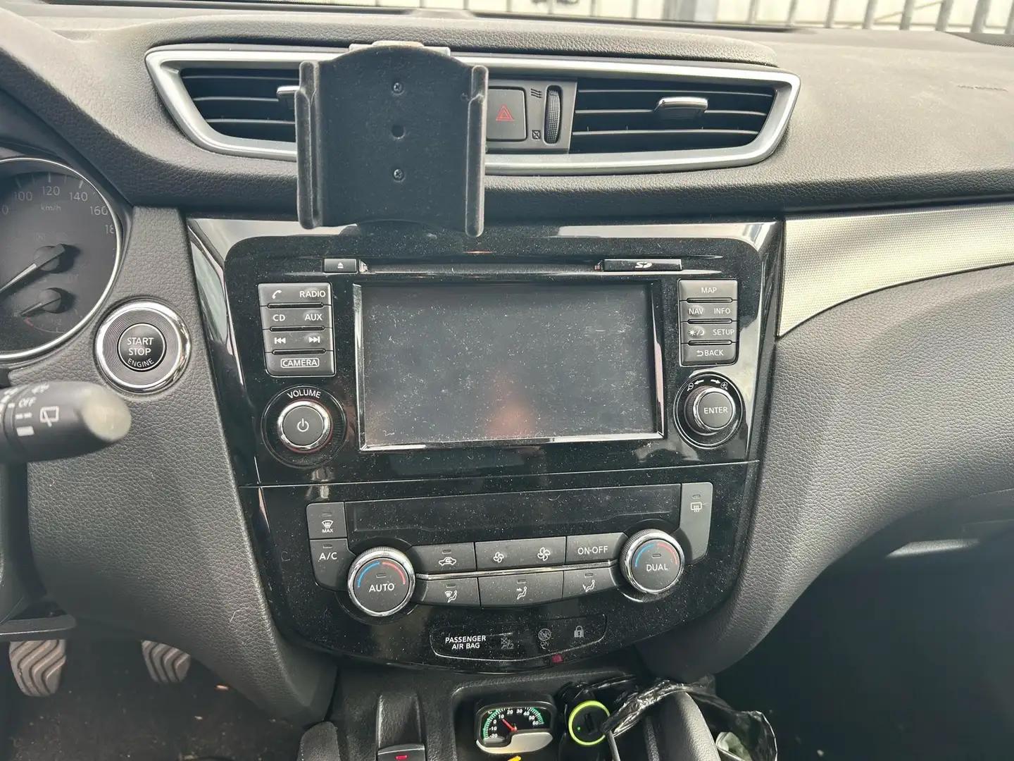 Nissan Qashqai 1.6 N-Connecta Rood - 2