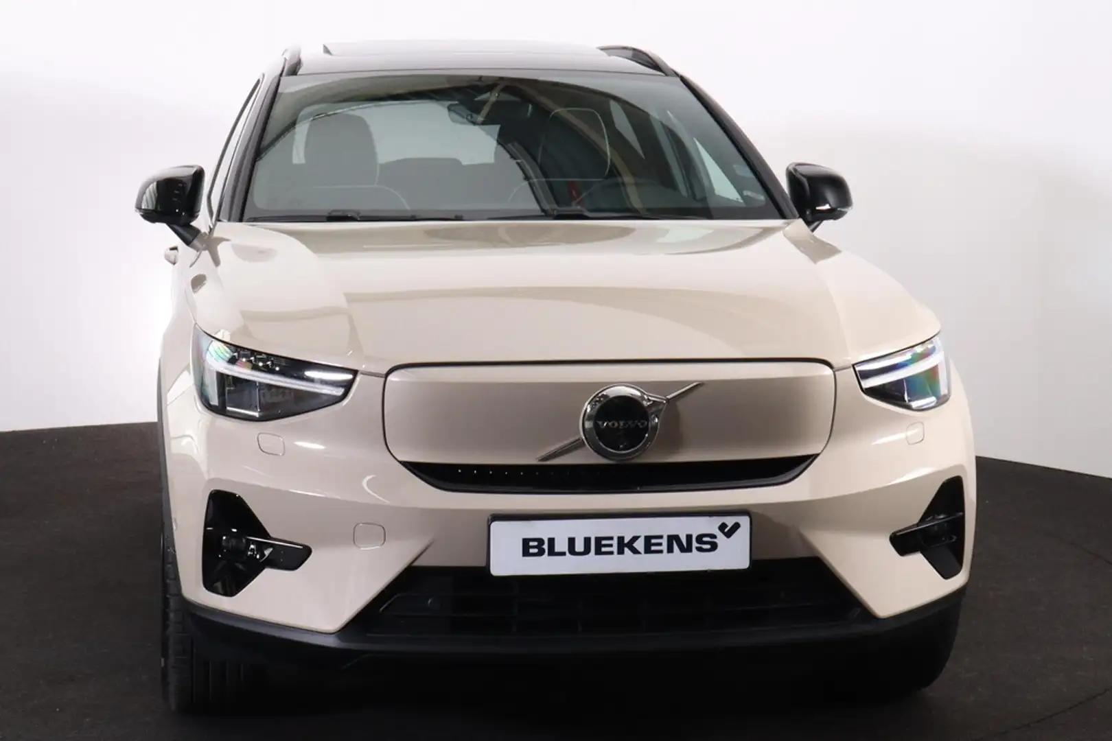 Volvo EX40 Extended Range Ultra 82 kWh - Panorama/schuifdak - Бежевий - 2